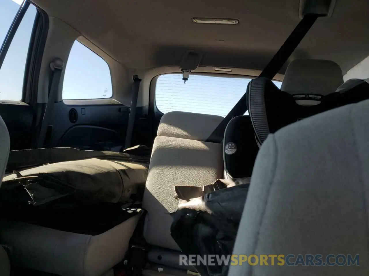 10 Photograph of a damaged car 5FNYF5H33LB021119 HONDA PILOT 2020