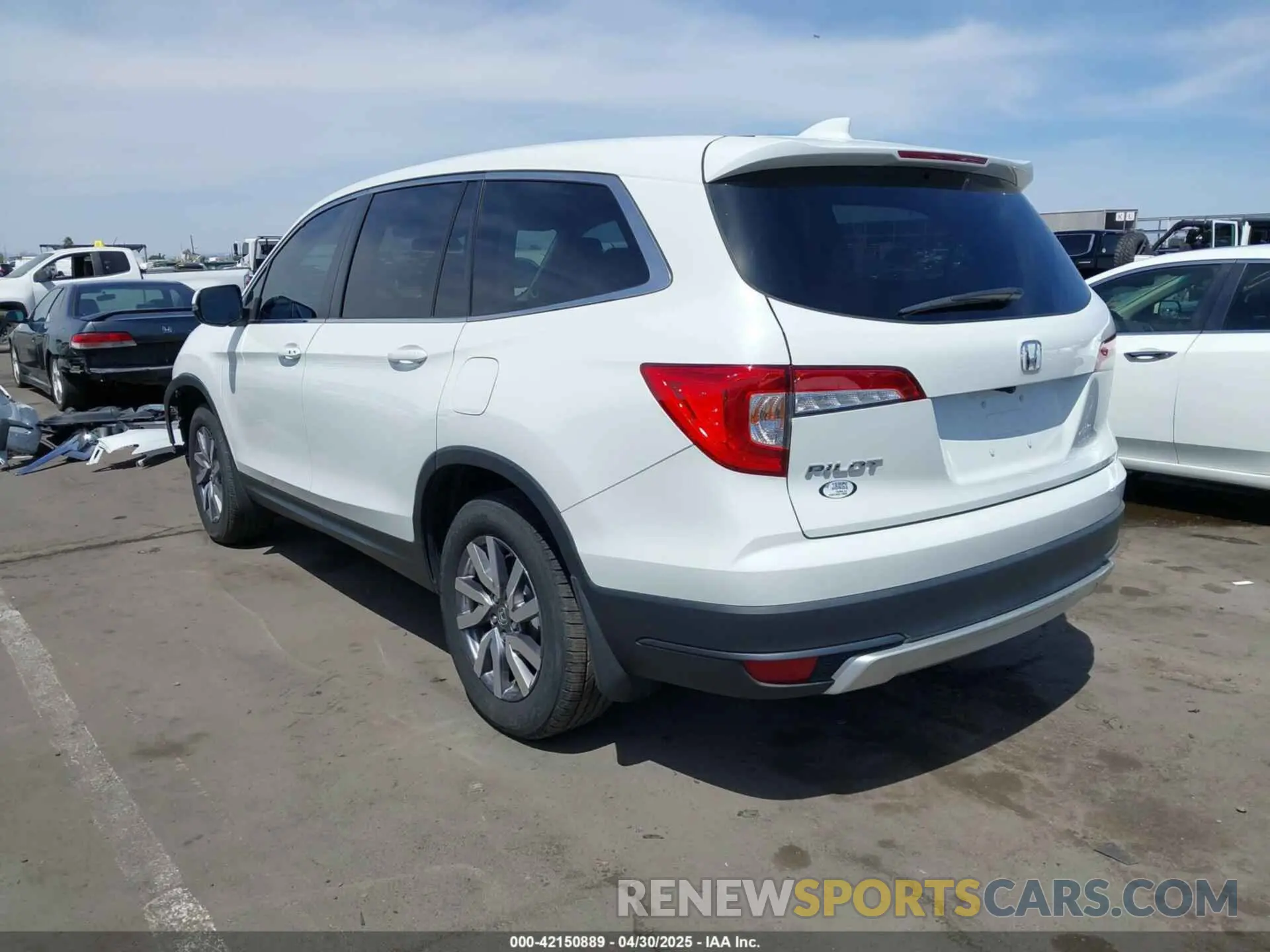 3 Photograph of a damaged car 5FNYF5H35LB018190 HONDA PILOT 2020