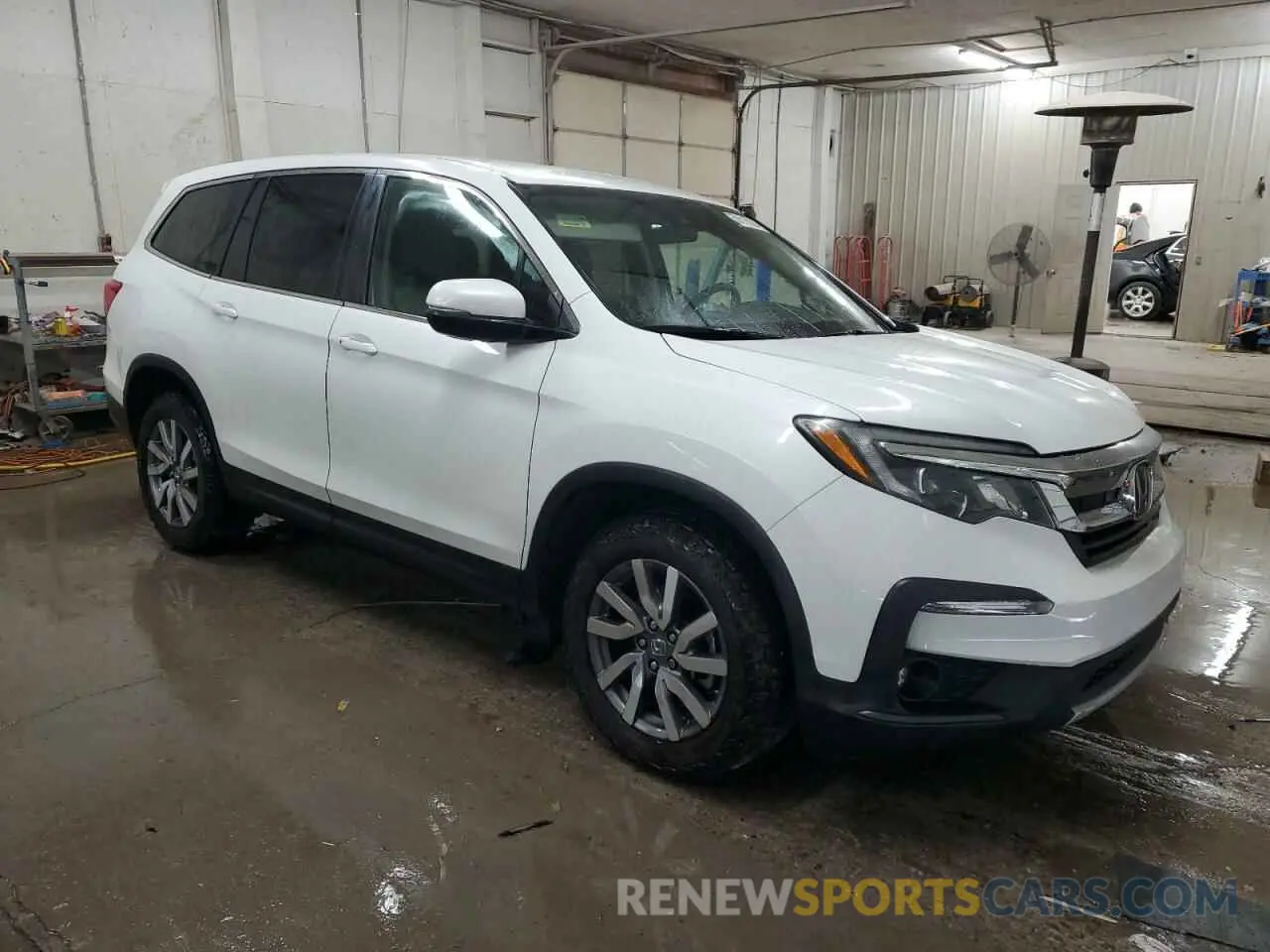 4 Photograph of a damaged car 5FNYF5H35LB022482 HONDA PILOT 2020