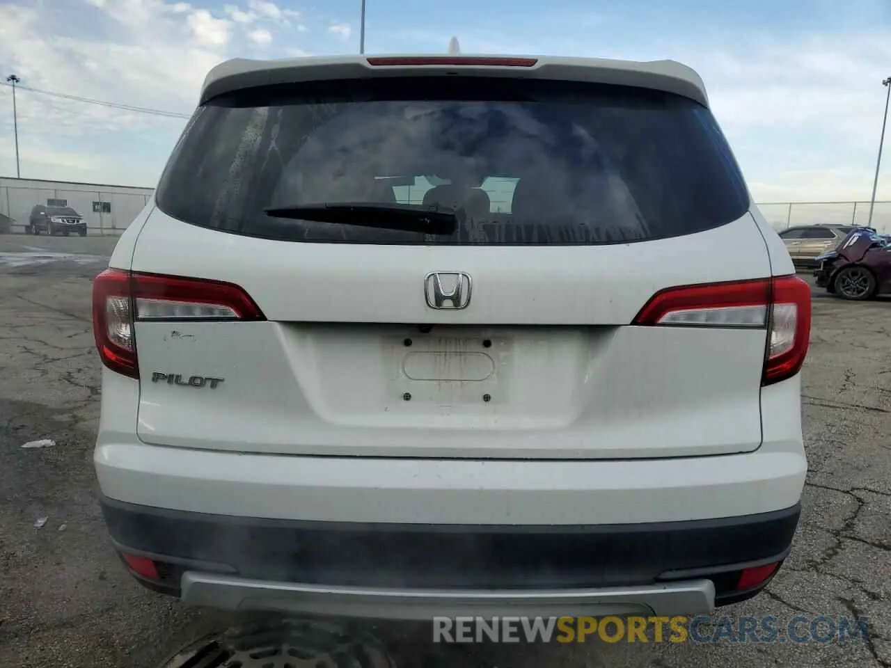 6 Photograph of a damaged car 5FNYF5H37LB024525 HONDA PILOT 2020