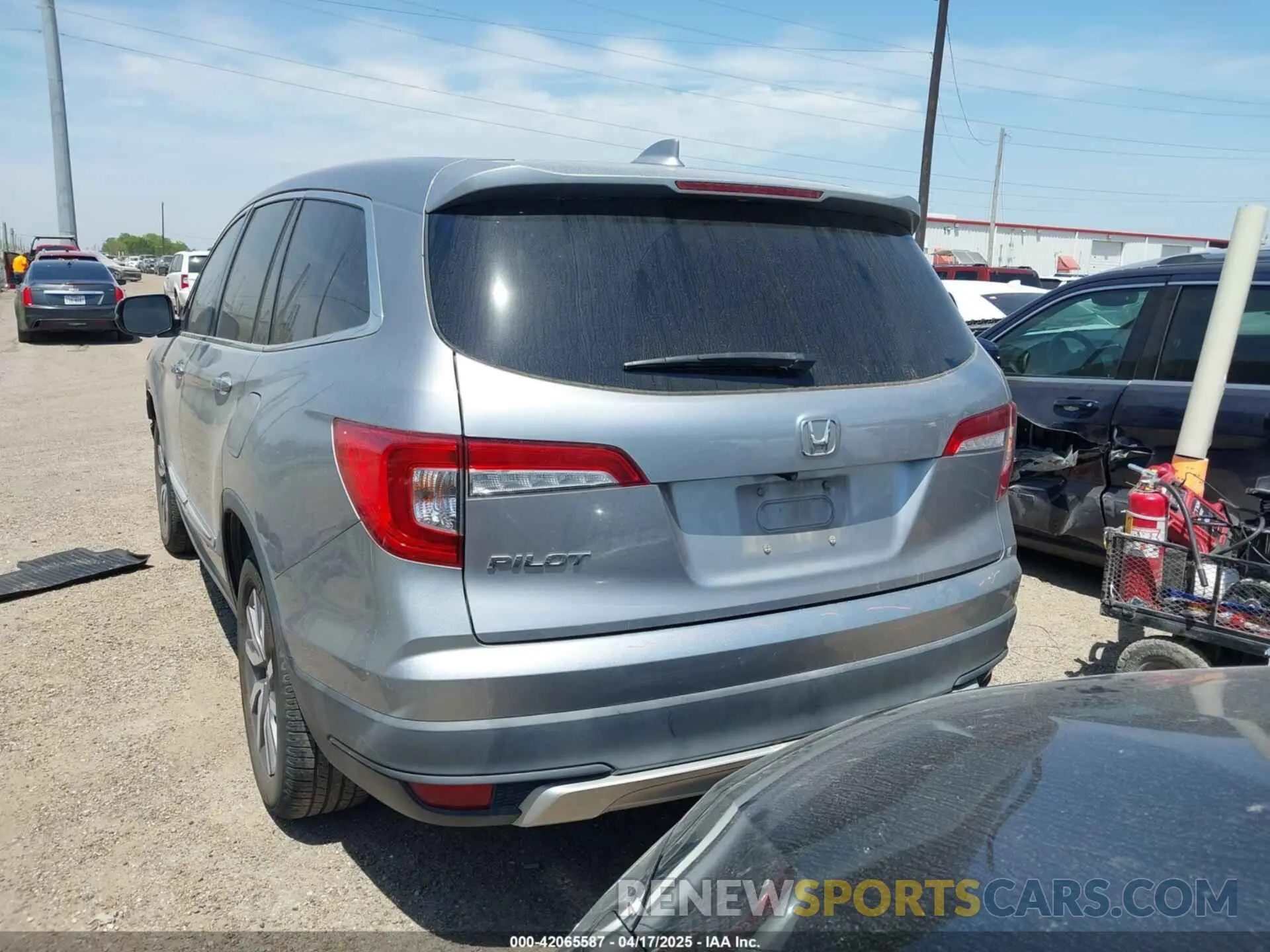 3 Фотография поврежденного автомобиля 5FNYF5H52LB007696 HONDA PILOT 2020