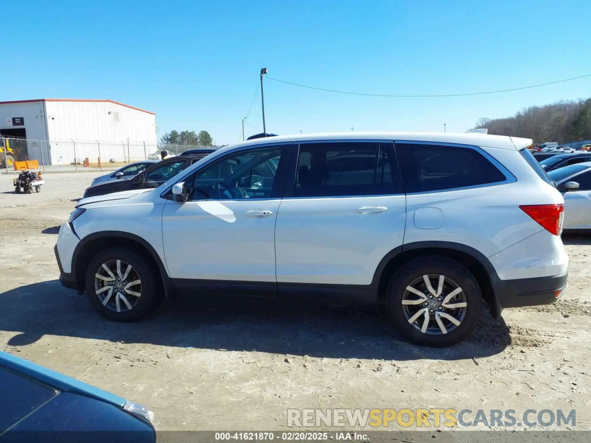 14 Photograph of a damaged car 5FNYF5H53LB003768 HONDA PILOT 2020
