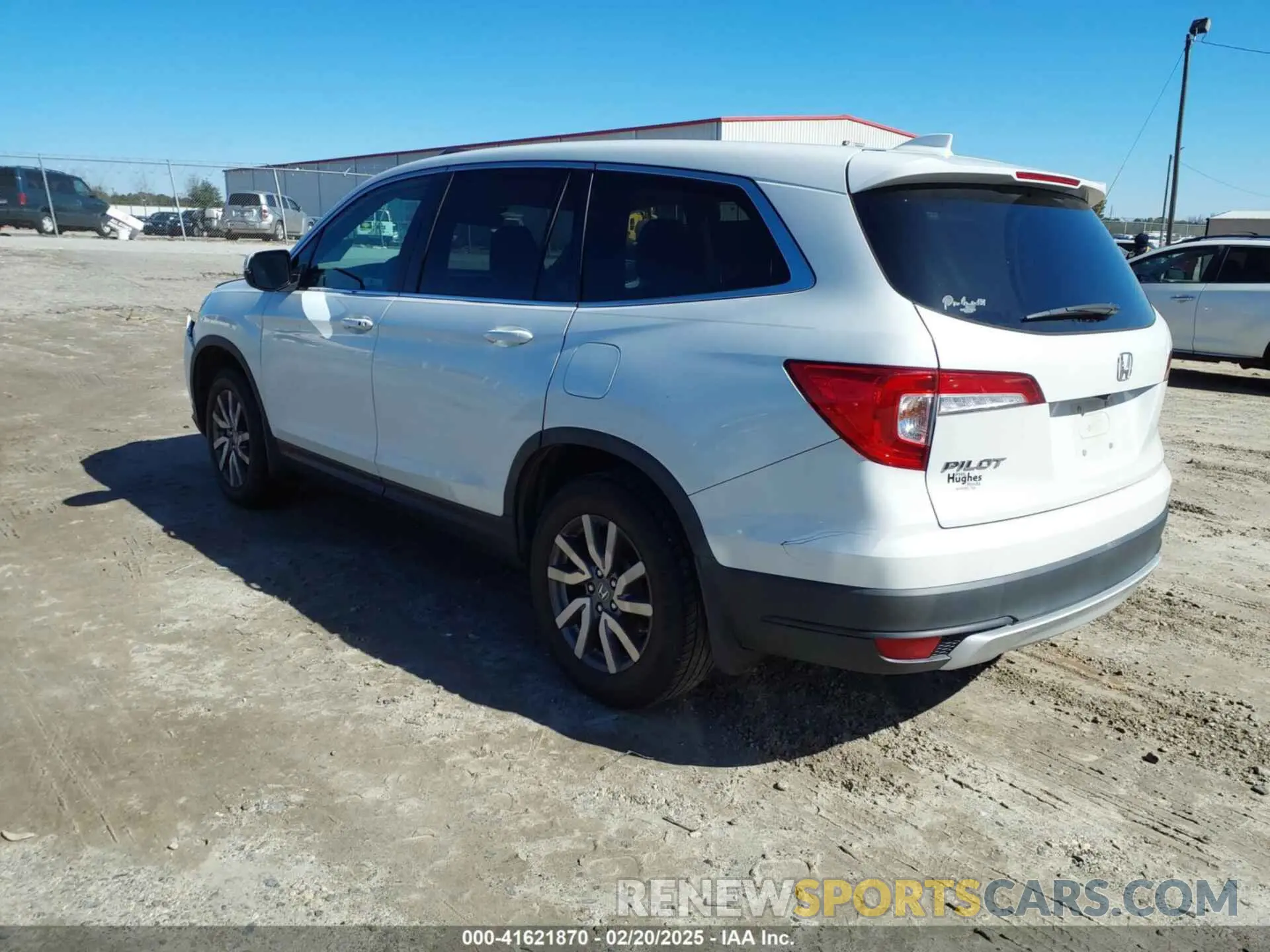 3 Photograph of a damaged car 5FNYF5H53LB003768 HONDA PILOT 2020