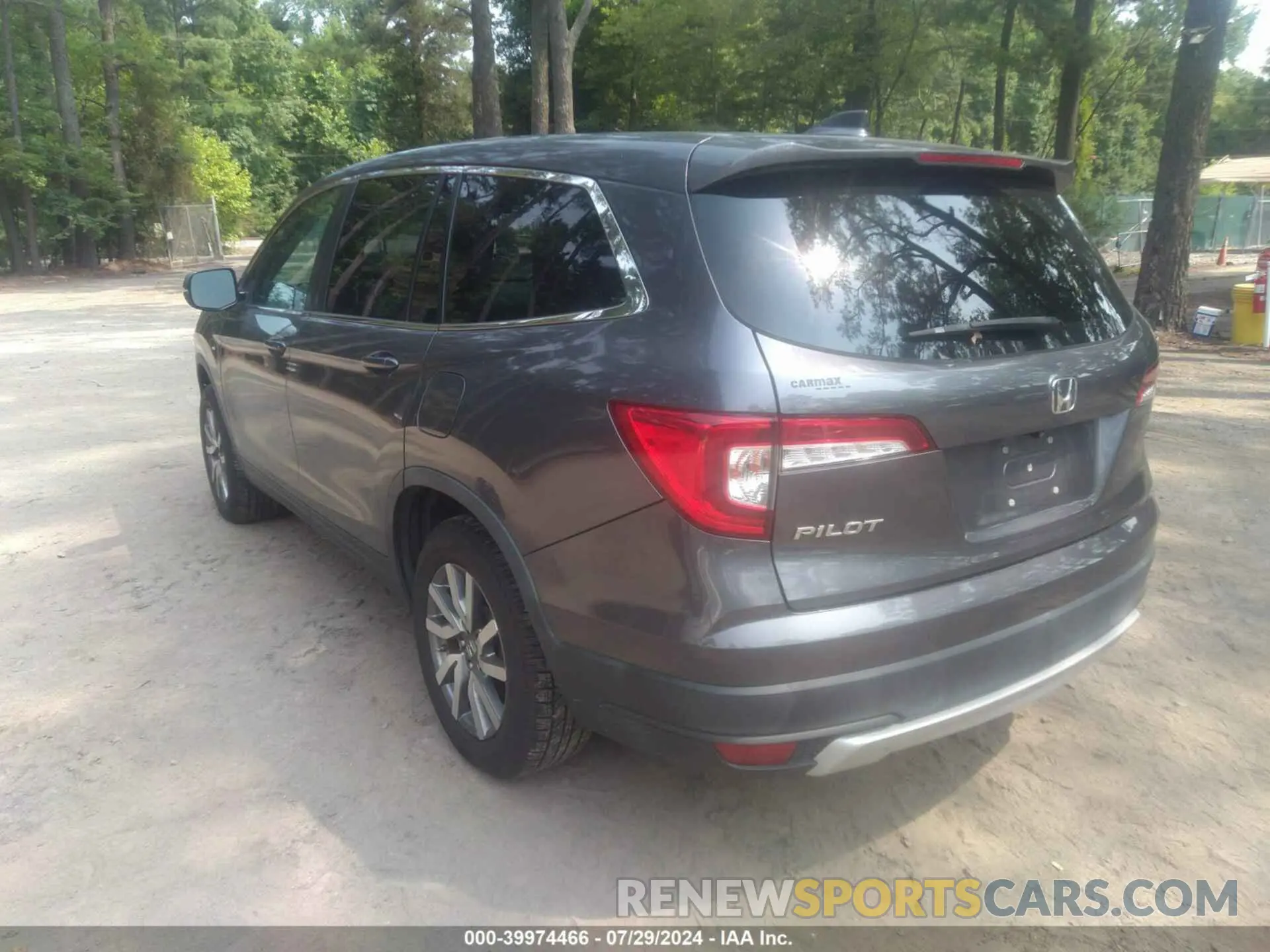 3 Photograph of a damaged car 5FNYF5H57LB003241 HONDA PILOT 2020