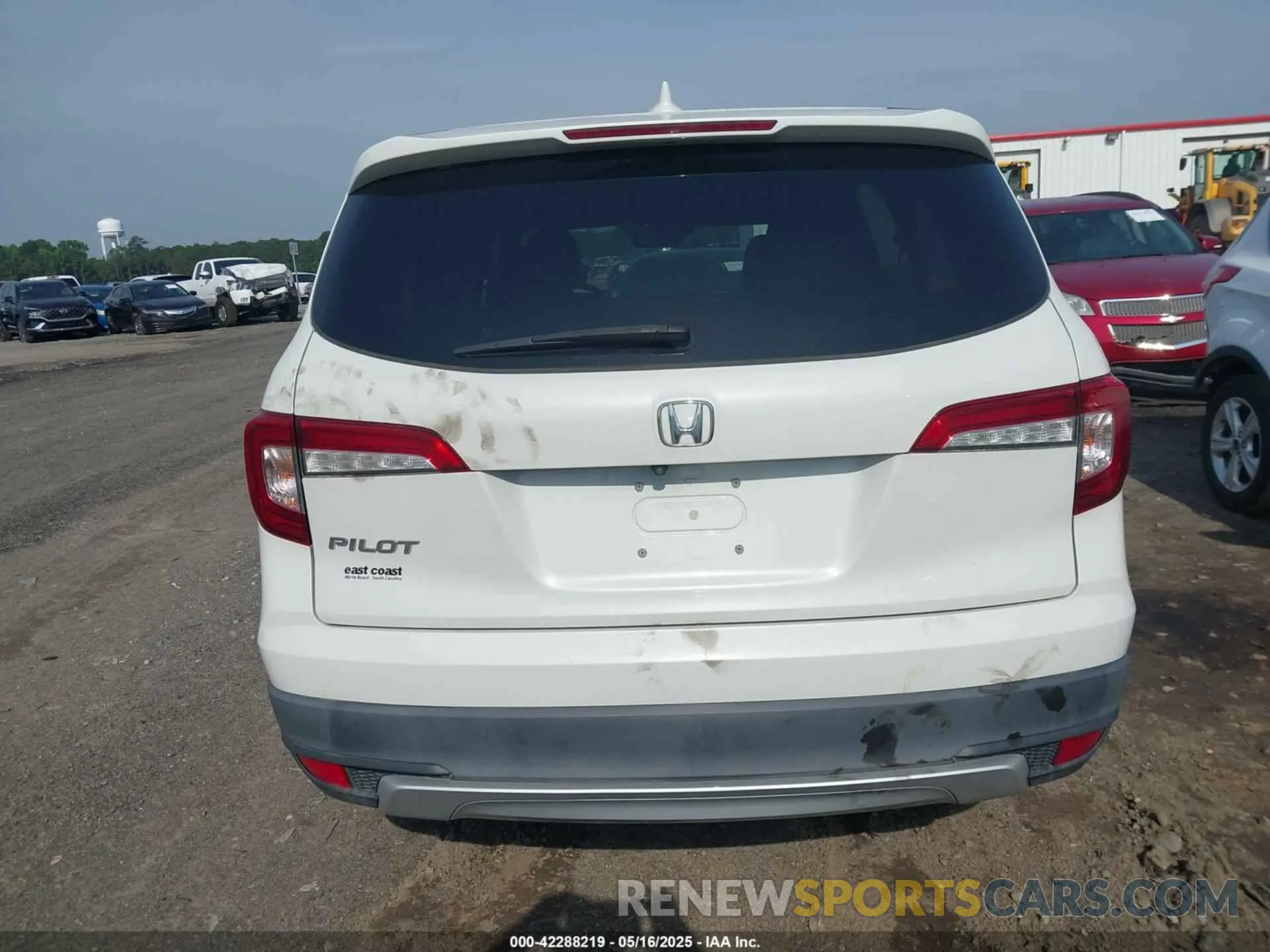 16 Photograph of a damaged car 5FNYF5H57LB005412 HONDA PILOT 2020