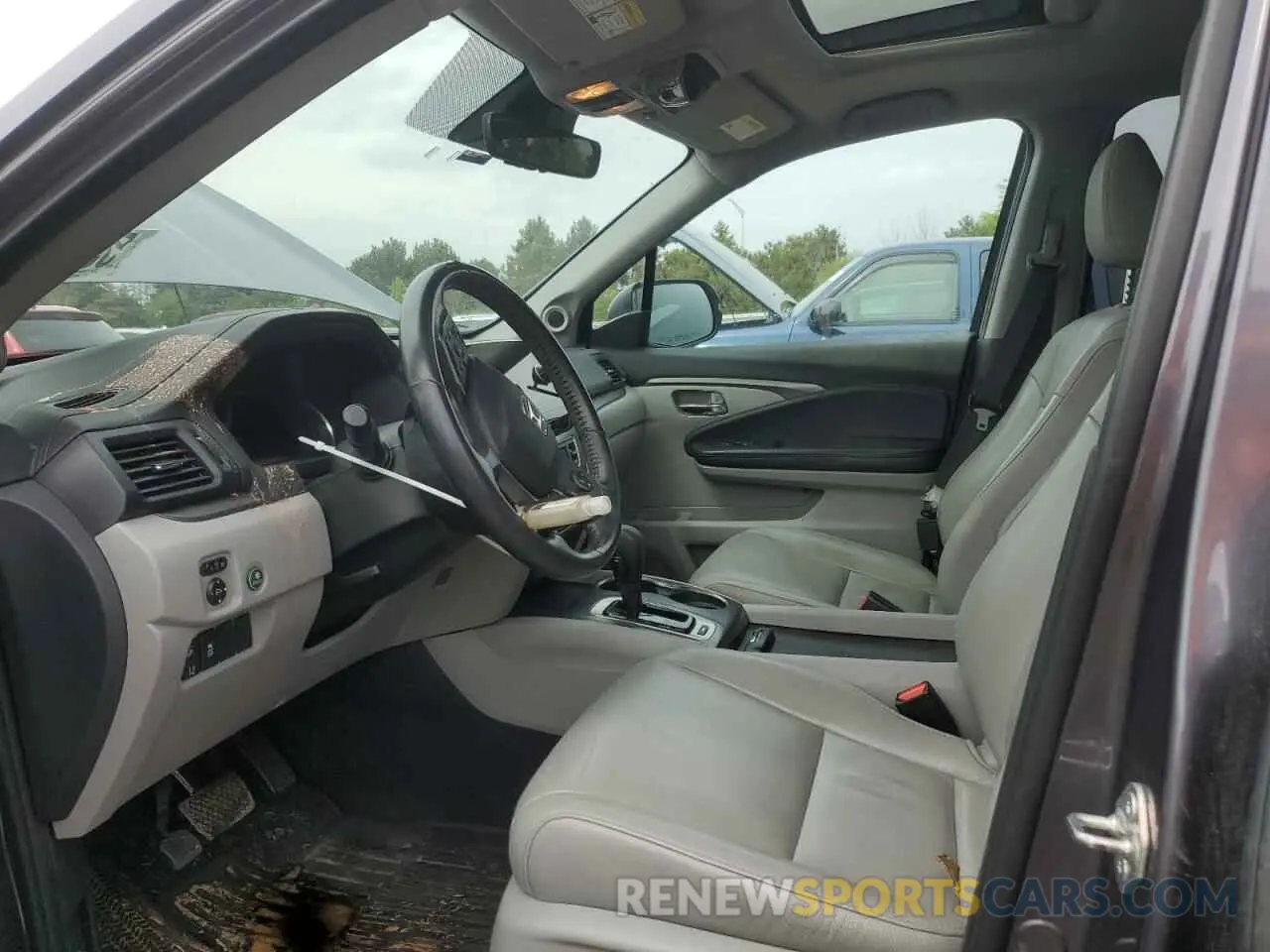 7 Photograph of a damaged car 5FNYF5H57LB006558 HONDA PILOT 2020