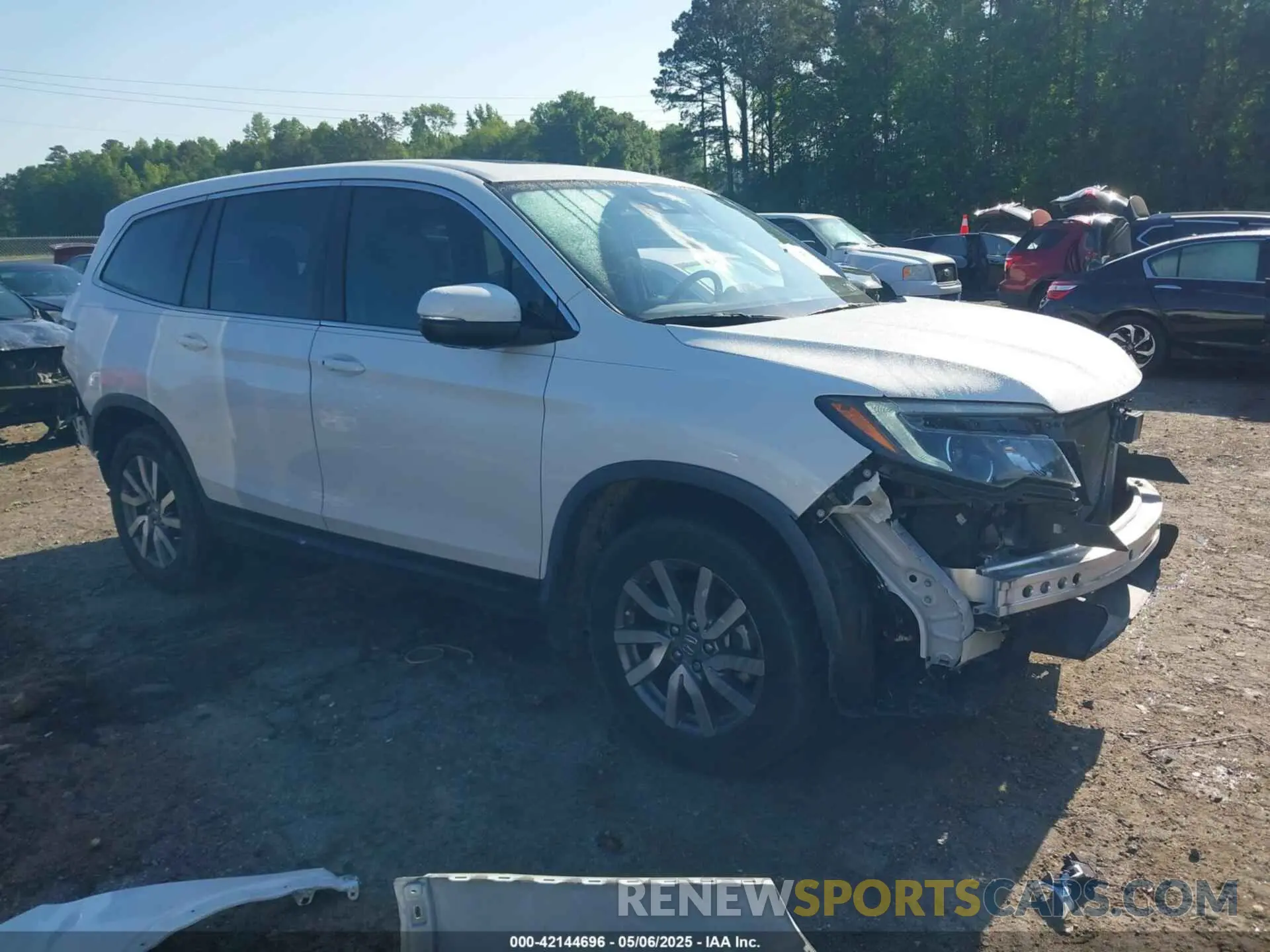 1 Photograph of a damaged car 5FNYF5H57LB008441 HONDA PILOT 2020