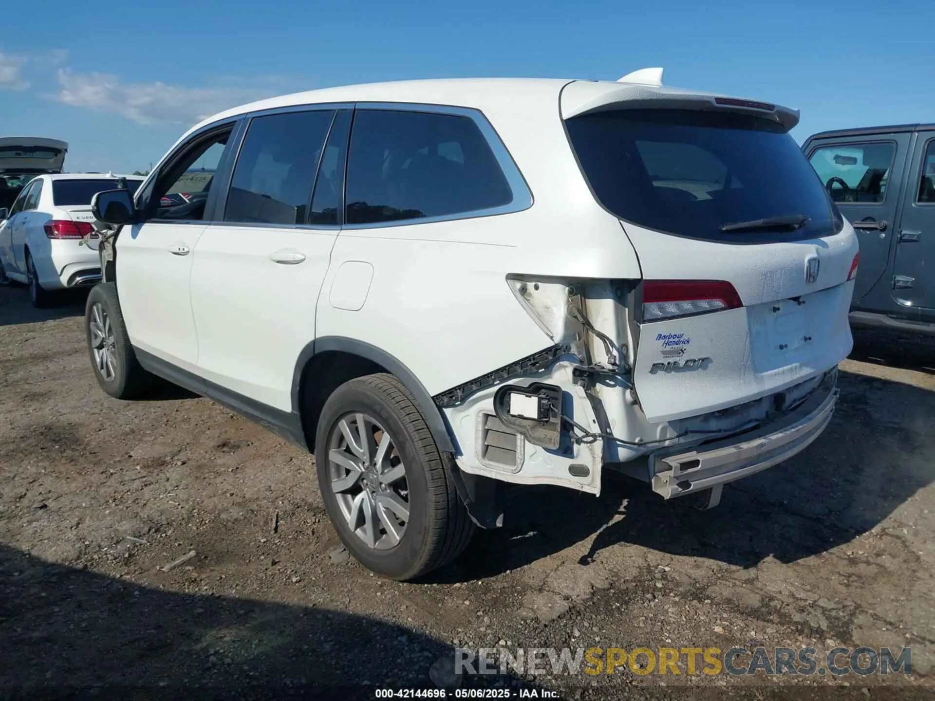 3 Photograph of a damaged car 5FNYF5H57LB008441 HONDA PILOT 2020