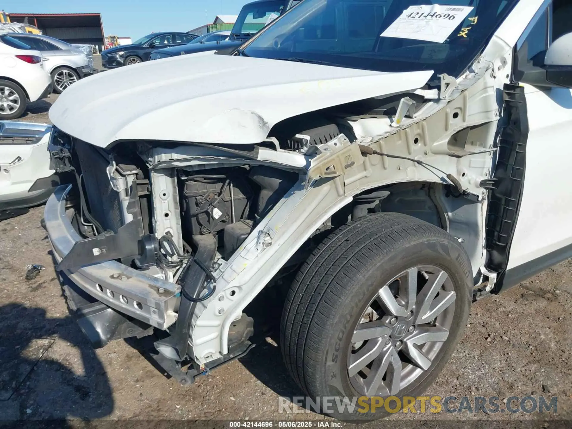 6 Photograph of a damaged car 5FNYF5H57LB008441 HONDA PILOT 2020