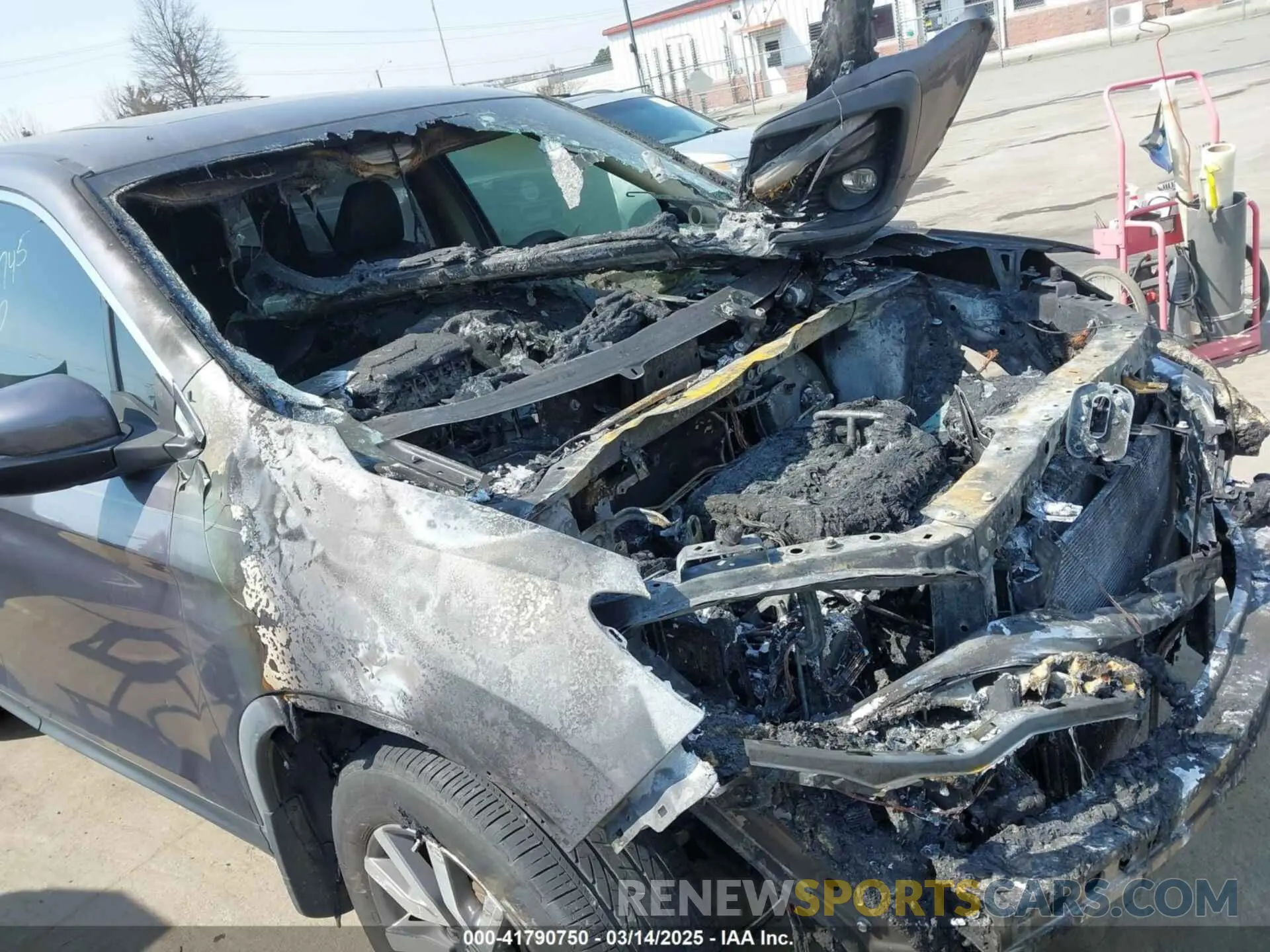 11 Фотография поврежденного автомобиля 5FNYF5H57LB026745 HONDA PILOT 2020