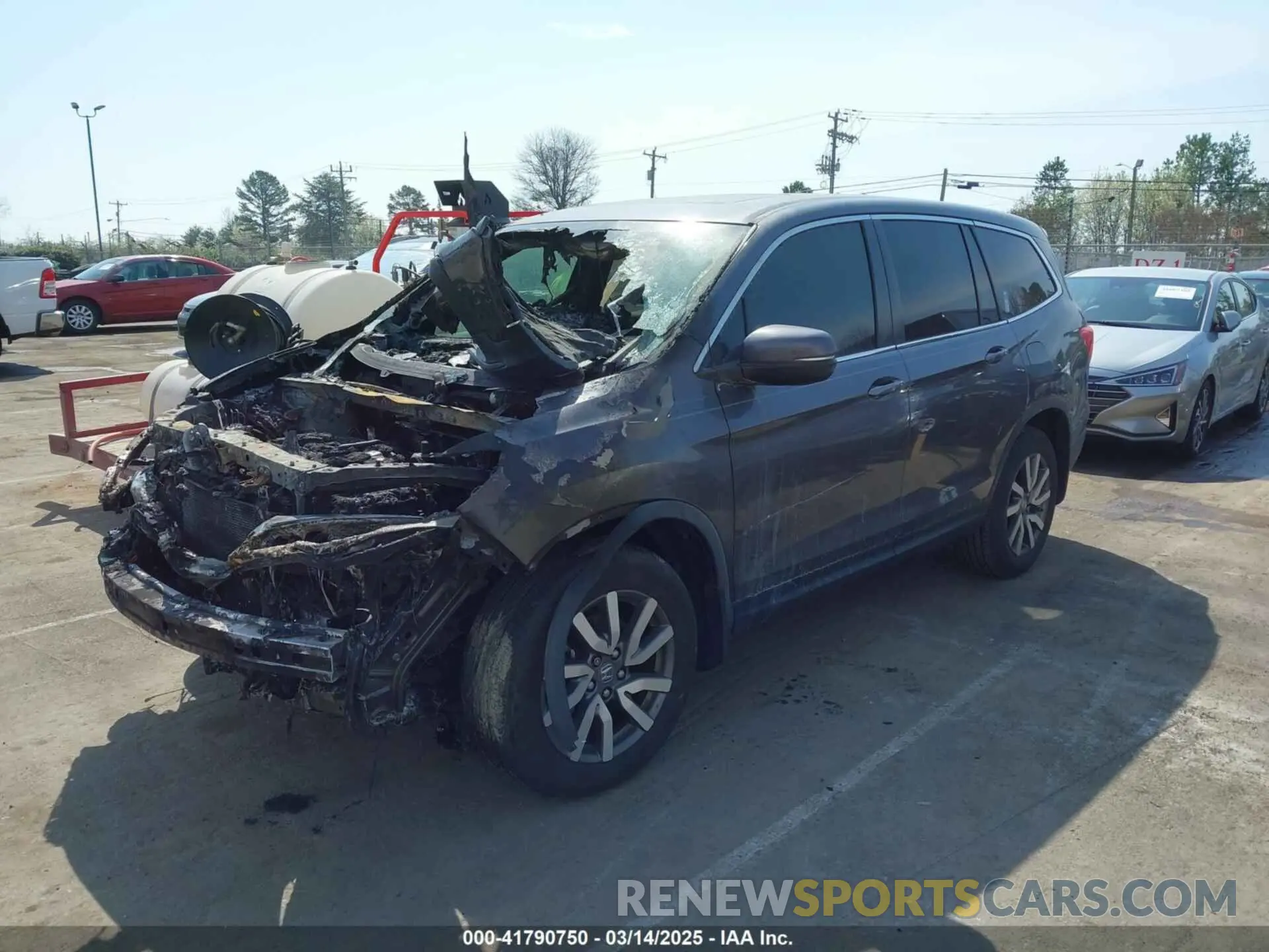 2 Фотография поврежденного автомобиля 5FNYF5H57LB026745 HONDA PILOT 2020