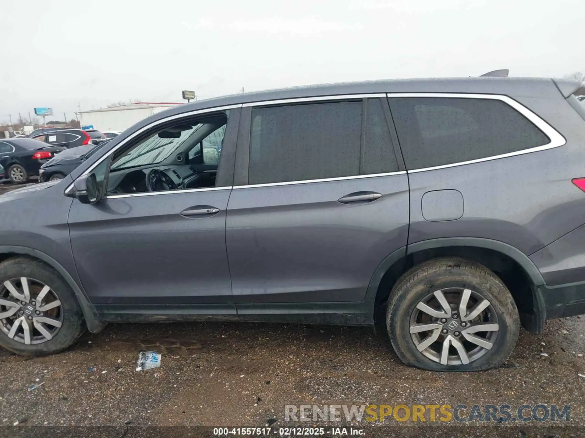 13 Photograph of a damaged car 5FNYF5H5XLB017103 HONDA PILOT 2020