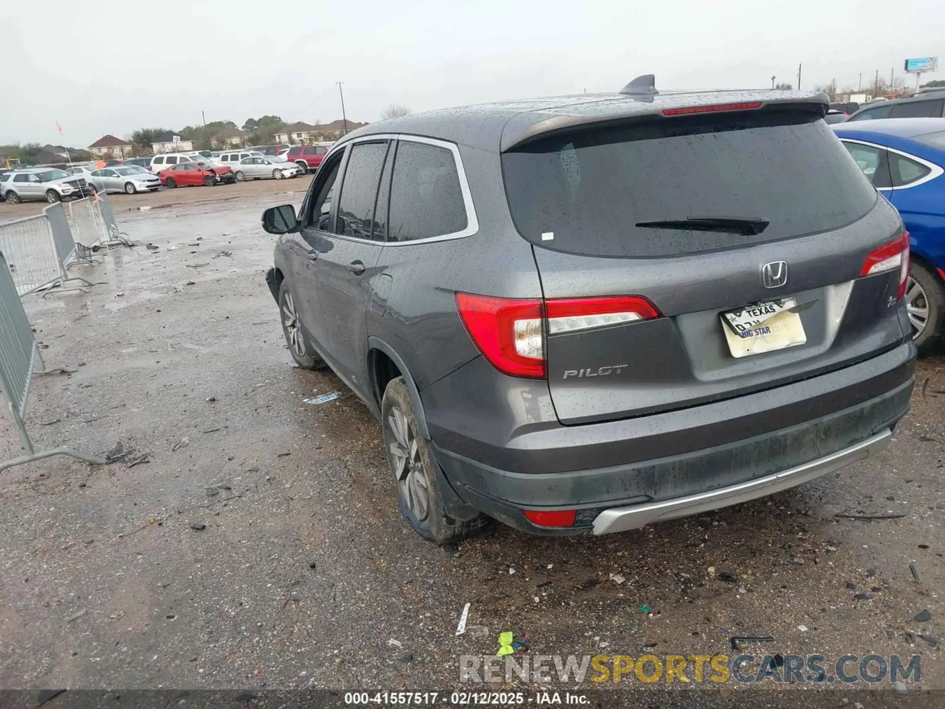 3 Photograph of a damaged car 5FNYF5H5XLB017103 HONDA PILOT 2020