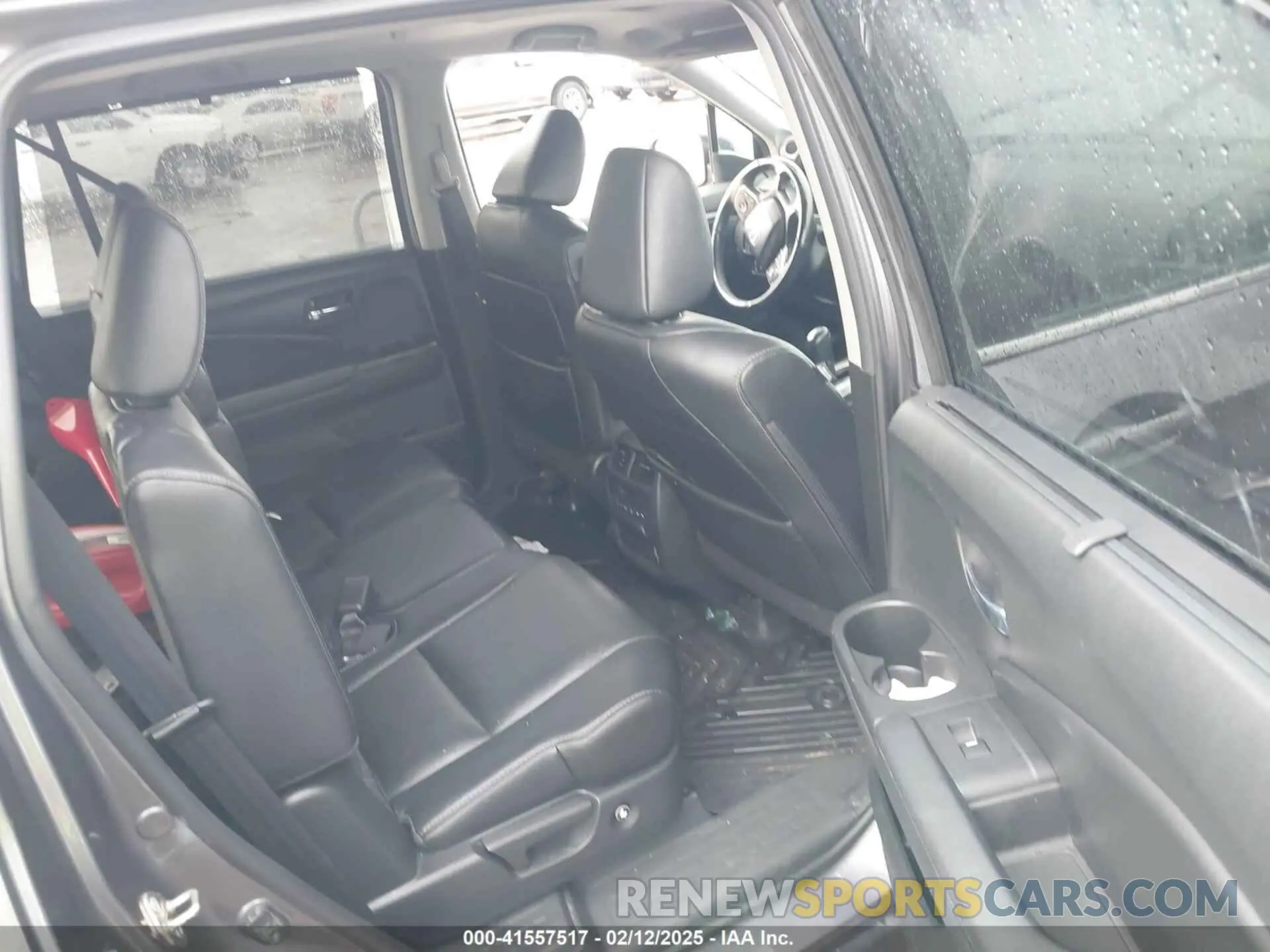 8 Photograph of a damaged car 5FNYF5H5XLB017103 HONDA PILOT 2020
