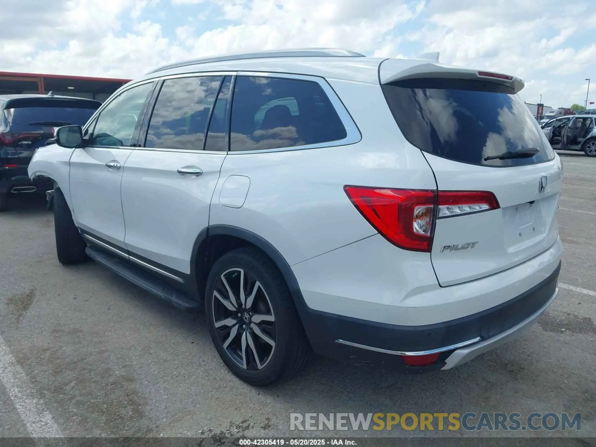 3 Фотография поврежденного автомобиля 5FNYF5H65LB021861 HONDA PILOT 2020