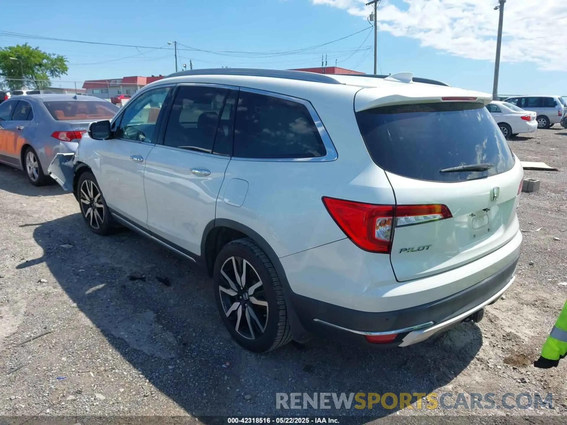 3 Фотография поврежденного автомобиля 5FNYF5H69LB000835 HONDA PILOT 2020