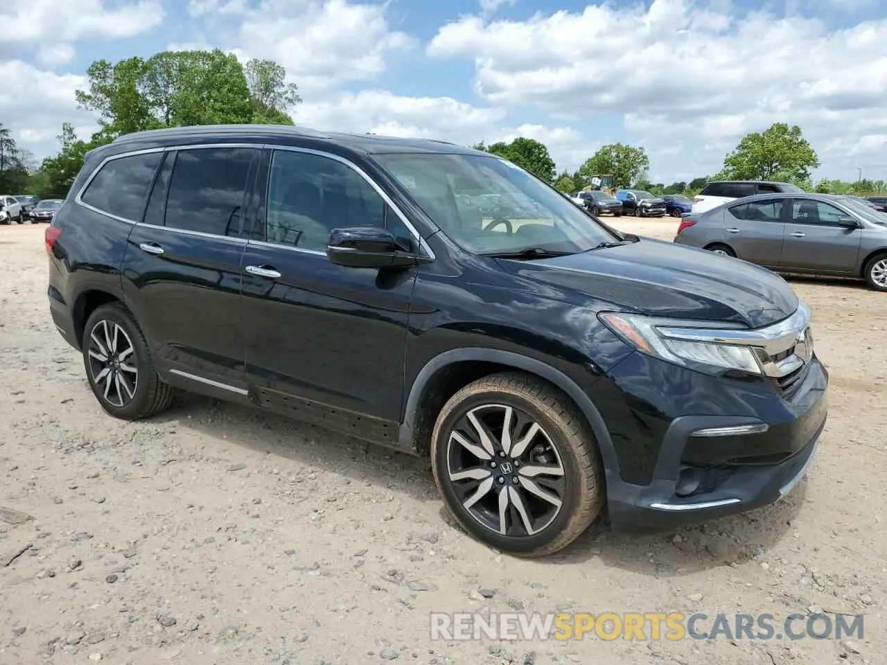 4 Photograph of a damaged car 5FNYF5H92LB025277 HONDA PILOT 2020