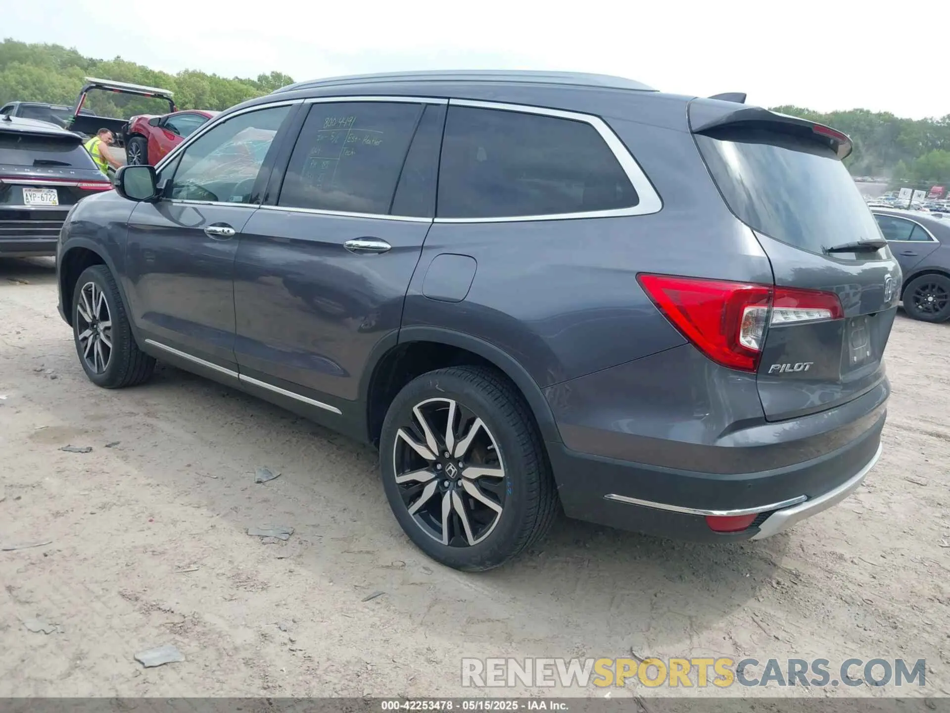 3 Photograph of a damaged car 5FNYF6H00LB027472 HONDA PILOT 2020
