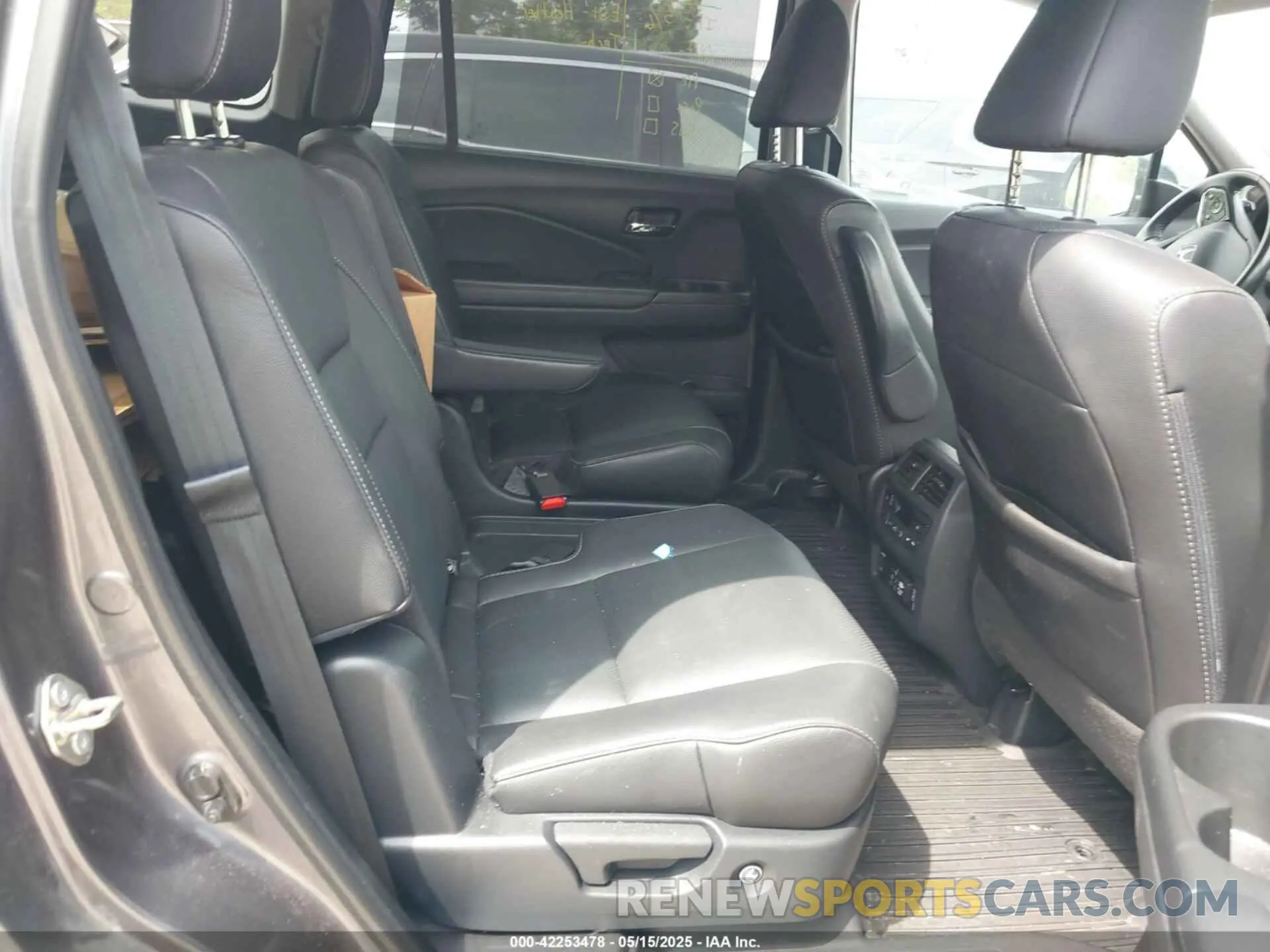 8 Photograph of a damaged car 5FNYF6H00LB027472 HONDA PILOT 2020