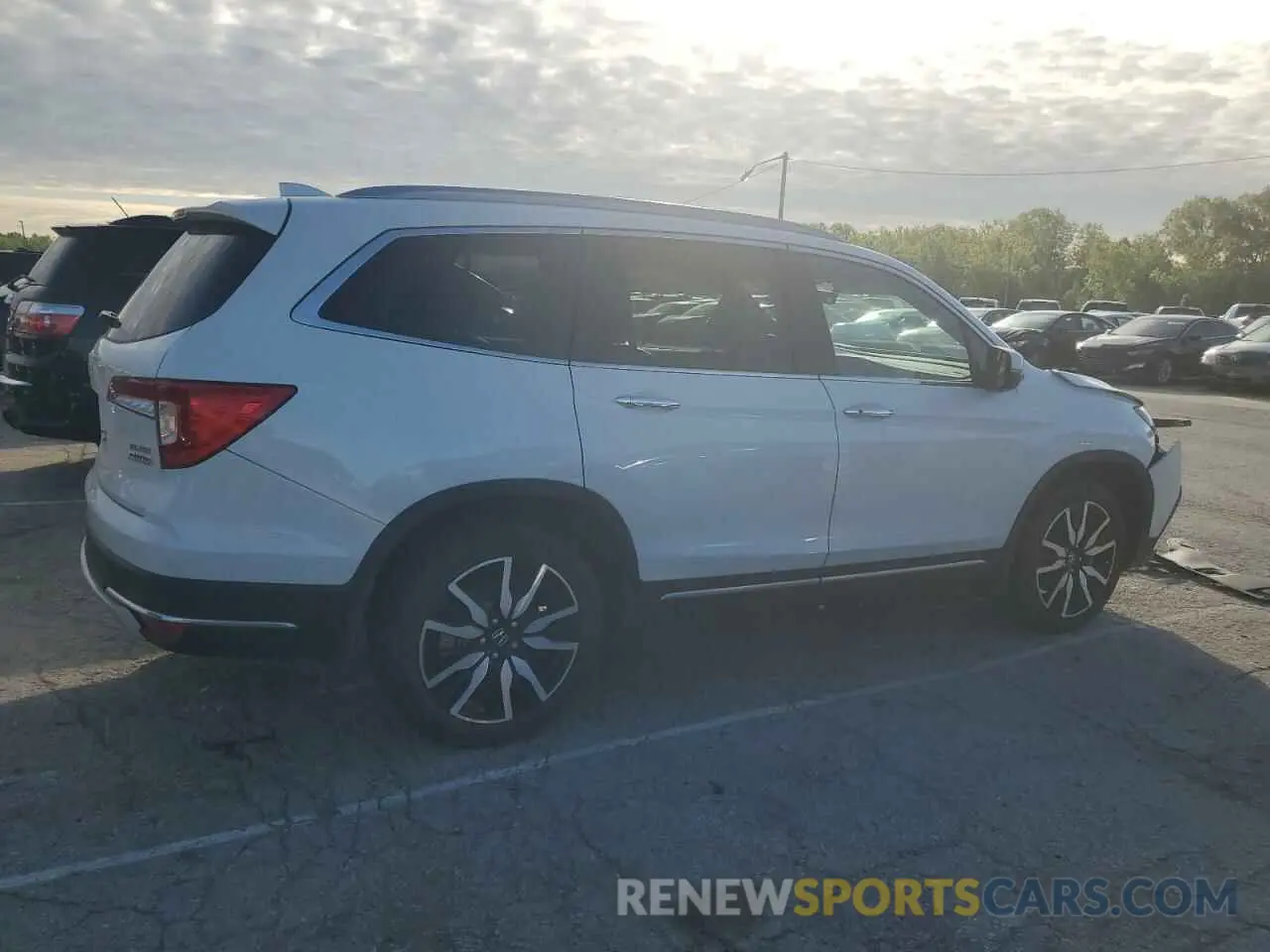 3 Photograph of a damaged car 5FNYF6H01LB047889 HONDA PILOT 2020