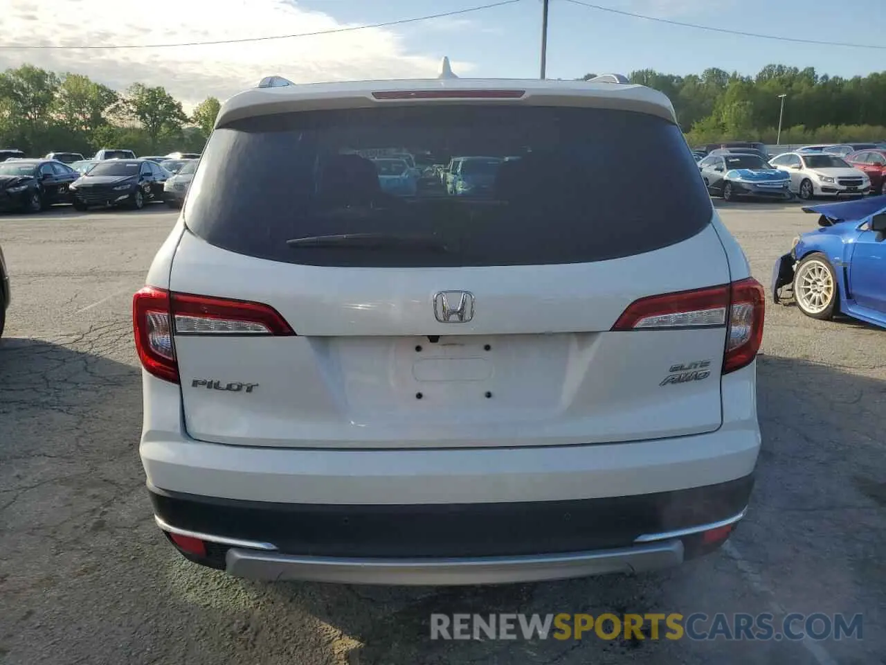 6 Photograph of a damaged car 5FNYF6H01LB047889 HONDA PILOT 2020