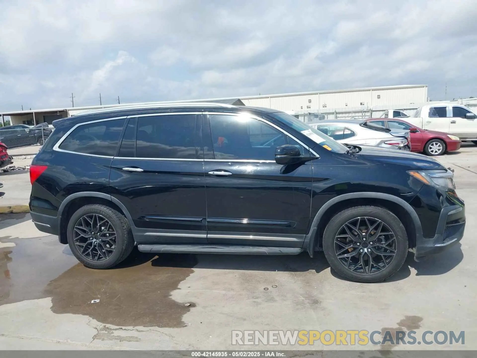 13 Photograph of a damaged car 5FNYF6H04LB000050 HONDA PILOT 2020
