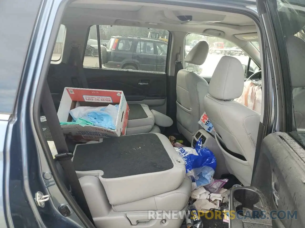 11 Photograph of a damaged car 5FNYF6H04LB018130 HONDA PILOT 2020