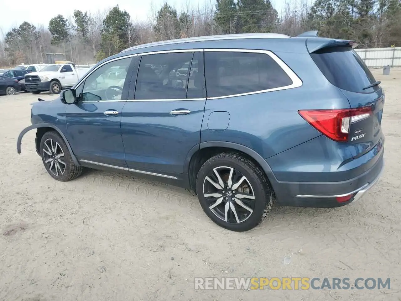 2 Photograph of a damaged car 5FNYF6H04LB018130 HONDA PILOT 2020