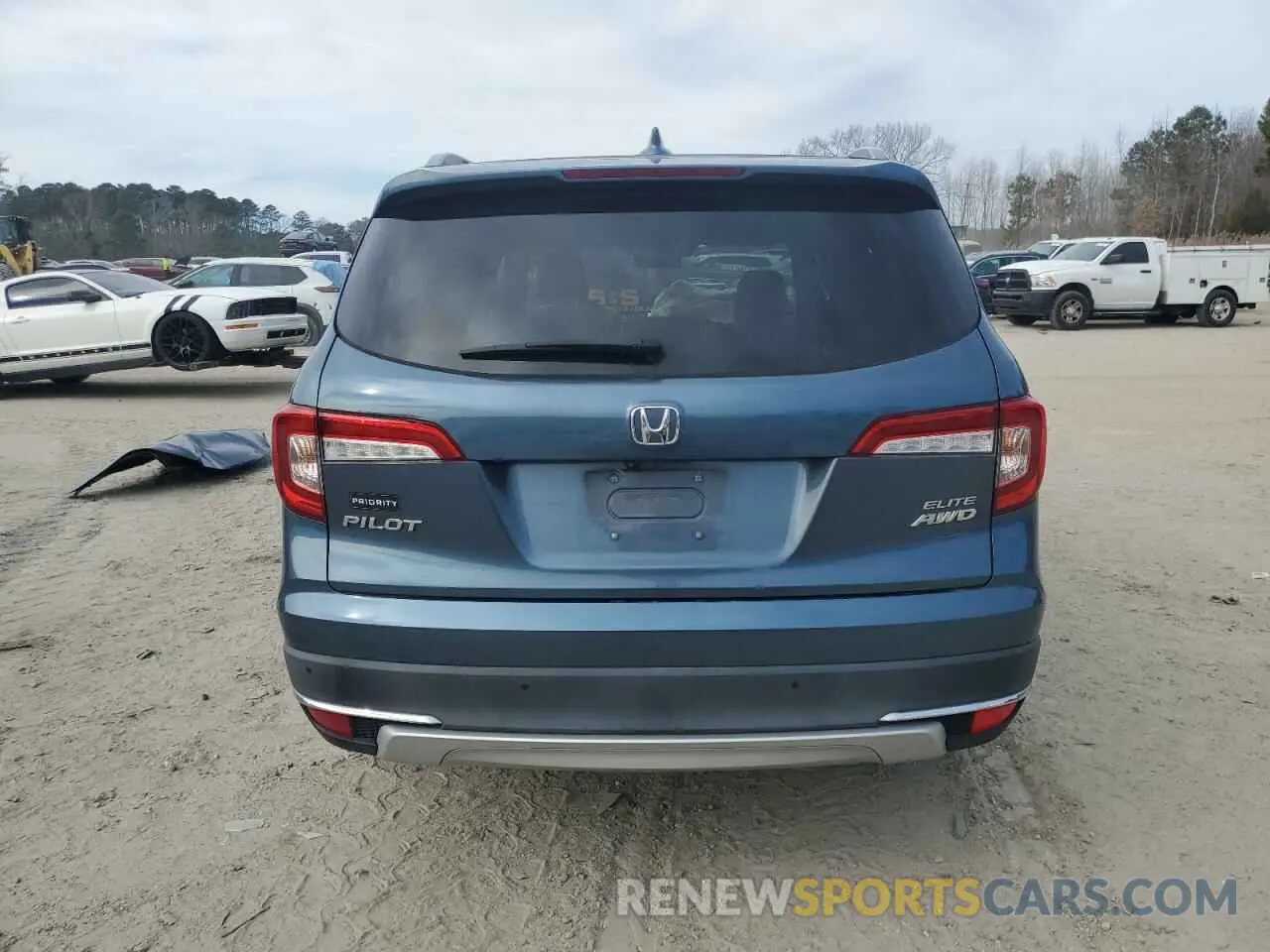 6 Photograph of a damaged car 5FNYF6H04LB018130 HONDA PILOT 2020