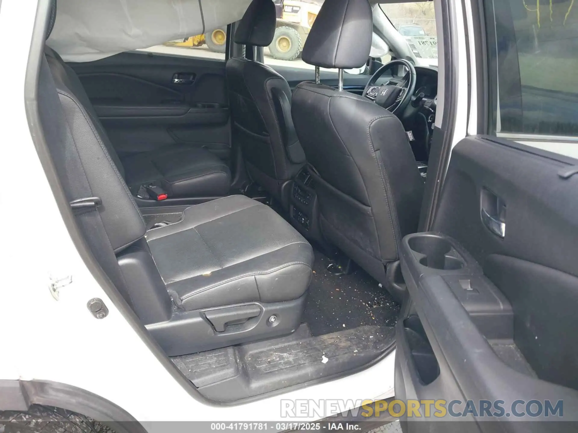 8 Фотография поврежденного автомобиля 5FNYF6H09LB026501 HONDA PILOT 2020