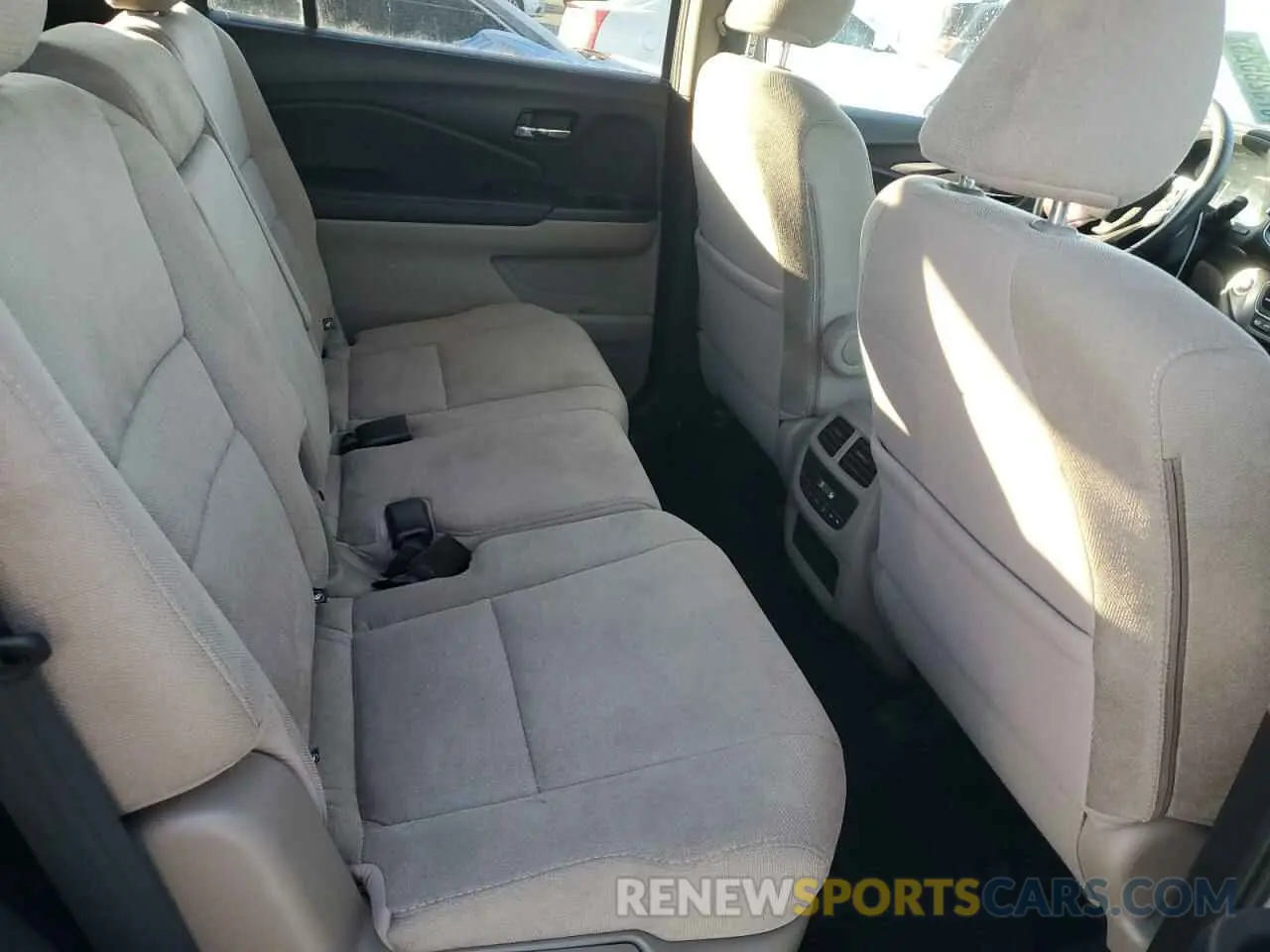 11 Photograph of a damaged car 5FNYF6H30LB021293 HONDA PILOT 2020