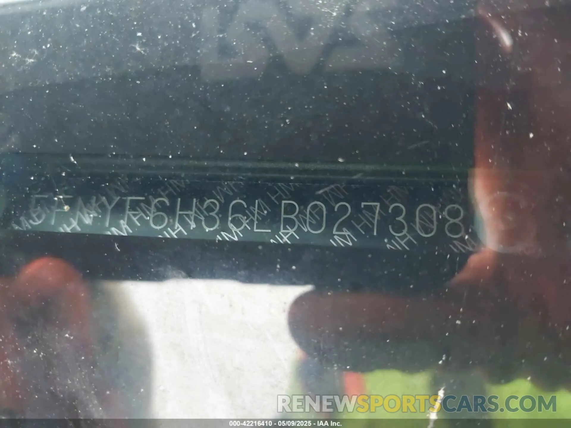 17 Photograph of a damaged car 5FNYF6H36LB027308 HONDA PILOT 2020