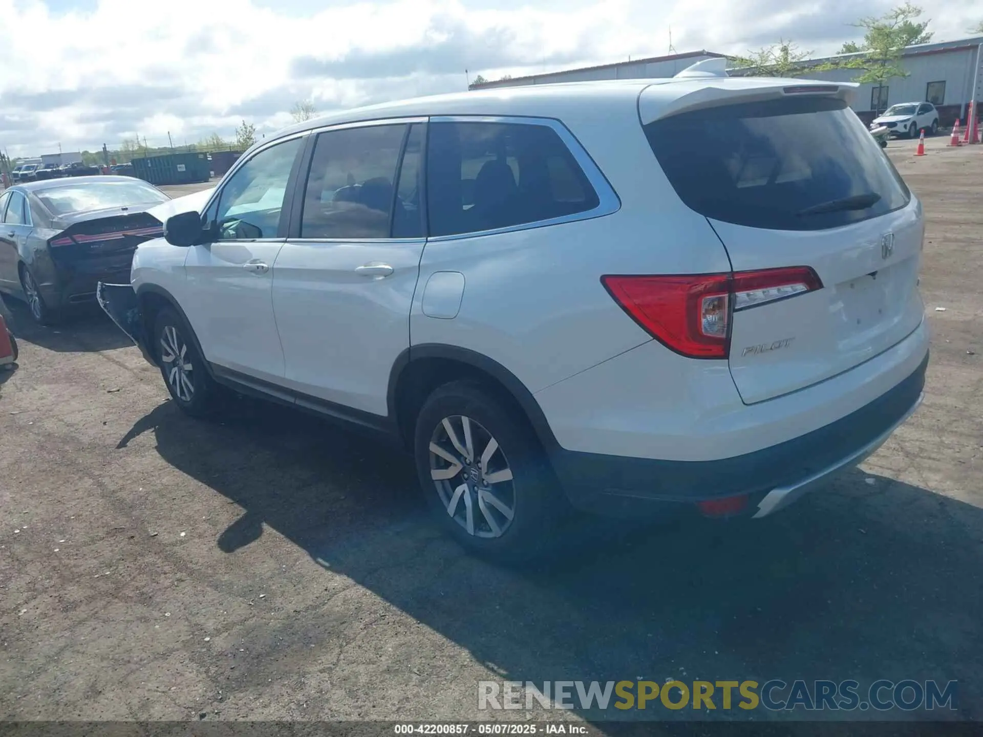 3 Фотография поврежденного автомобиля 5FNYF6H38LB025981 HONDA PILOT 2020