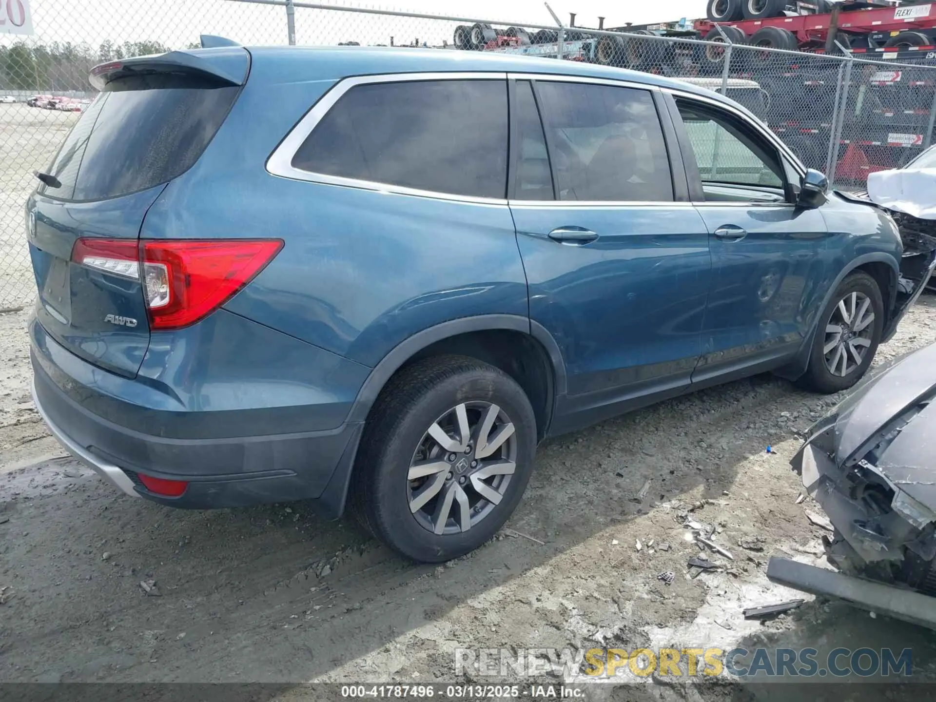 4 Photograph of a damaged car 5FNYF6H39LB024192 HONDA PILOT 2020