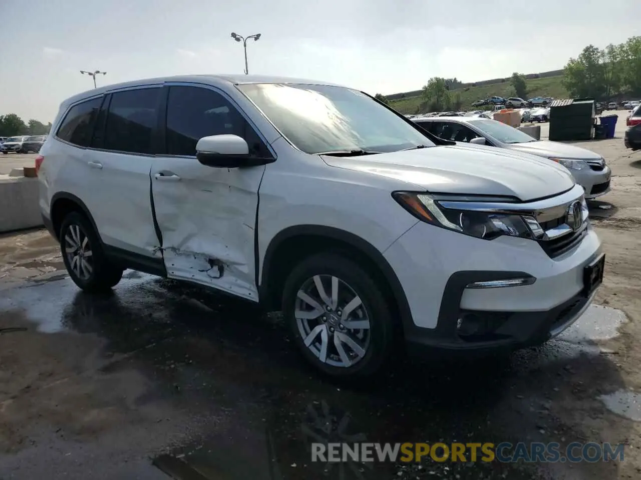4 Photograph of a damaged car 5FNYF6H3XLB061476 HONDA PILOT 2020