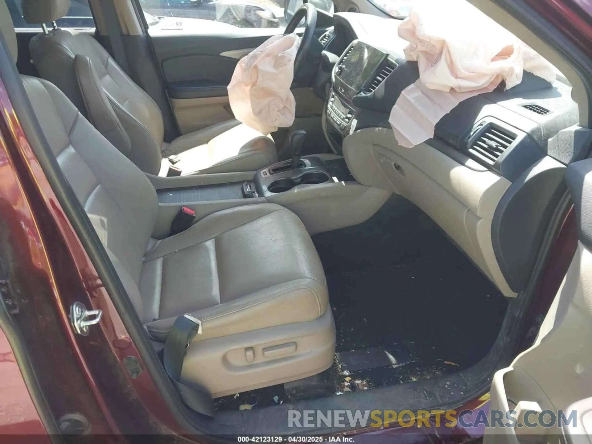 5 Photograph of a damaged car 5FNYF6H50LB028925 HONDA PILOT 2020