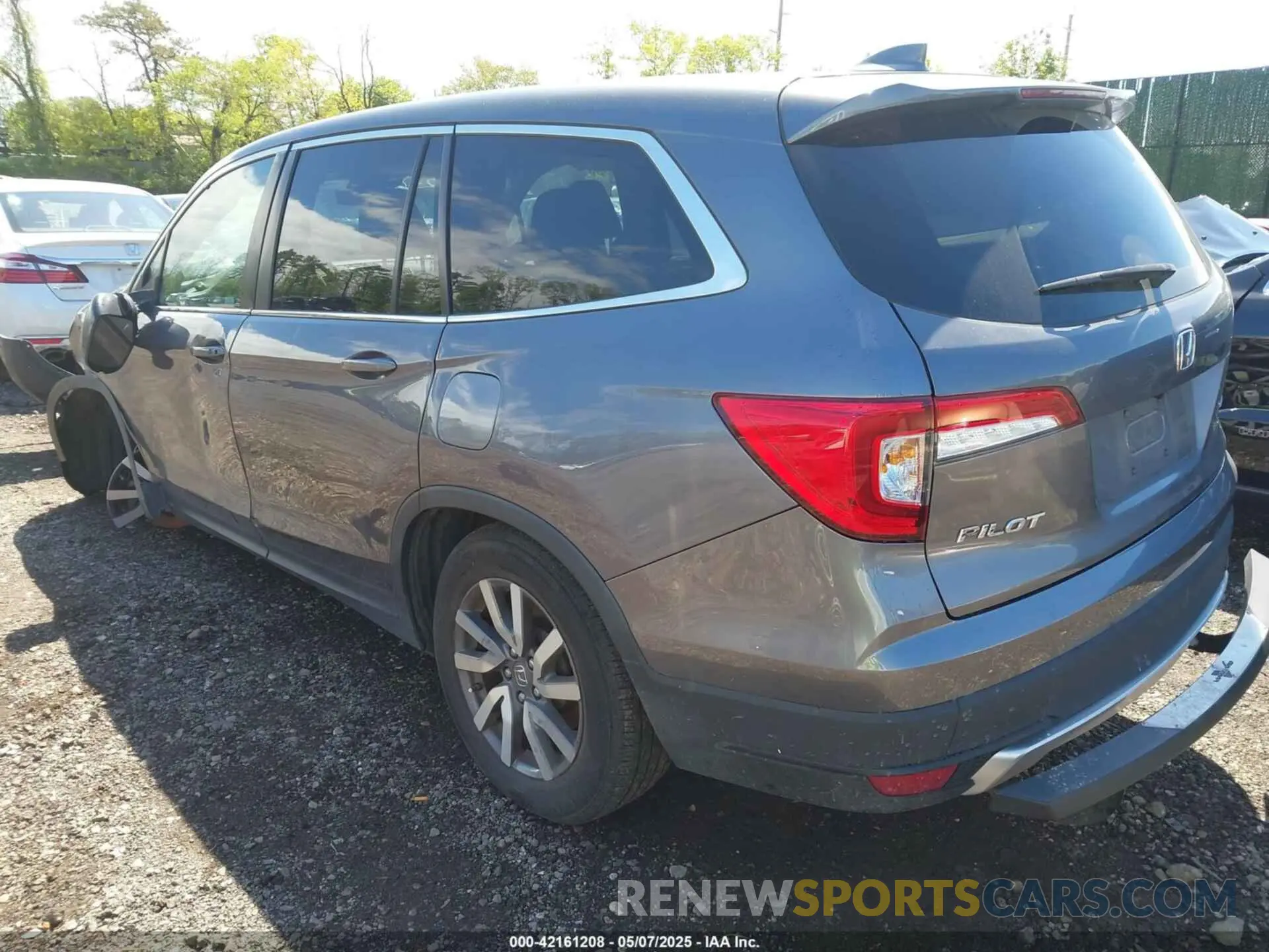 3 Photograph of a damaged car 5FNYF6H51LB038606 HONDA PILOT 2020