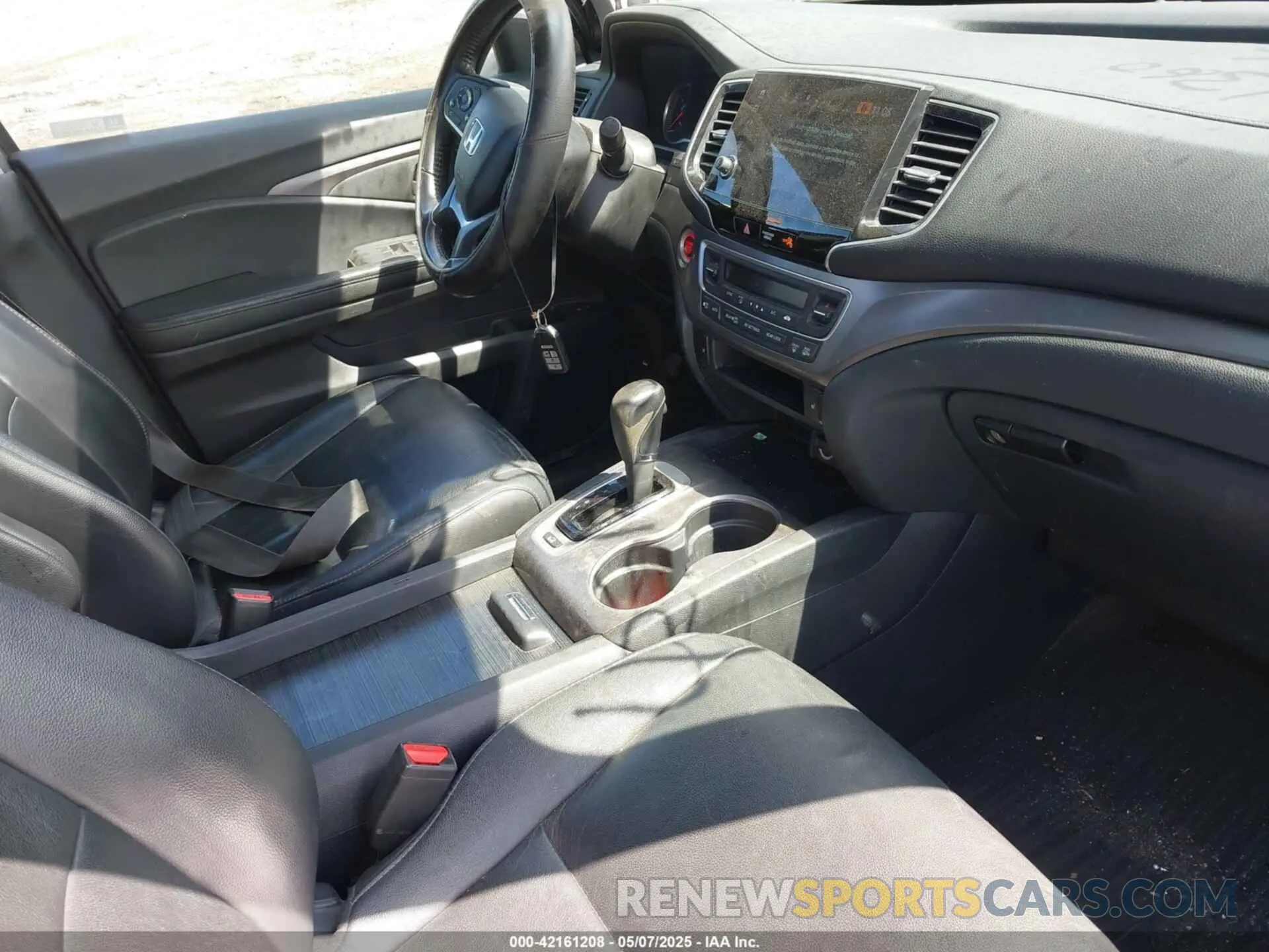 5 Photograph of a damaged car 5FNYF6H51LB038606 HONDA PILOT 2020