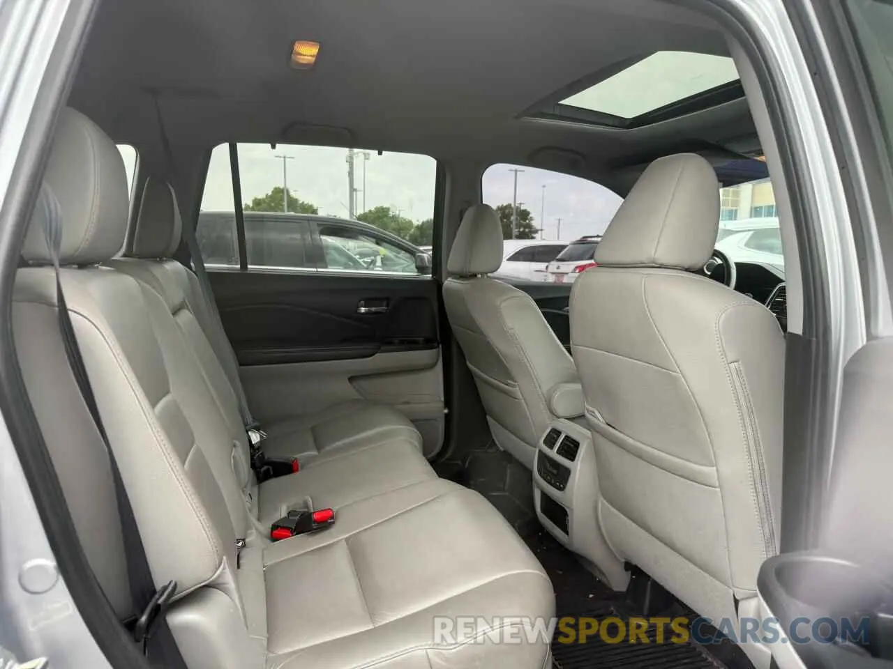 6 Photograph of a damaged car 5FNYF6H51LB069791 HONDA PILOT 2020