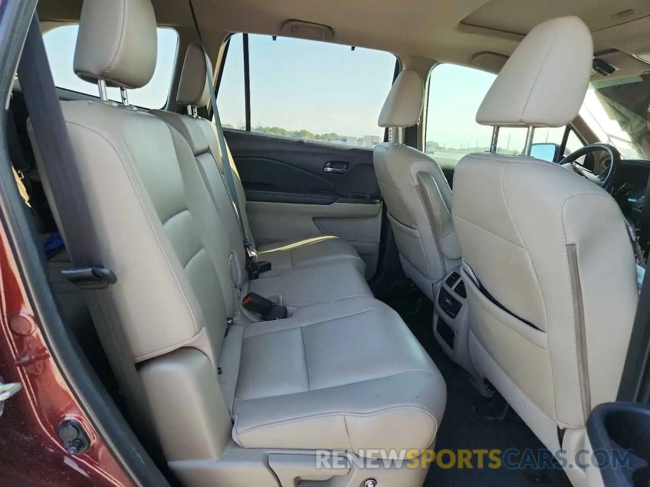 11 Photograph of a damaged car 5FNYF6H53LB042012 HONDA PILOT 2020