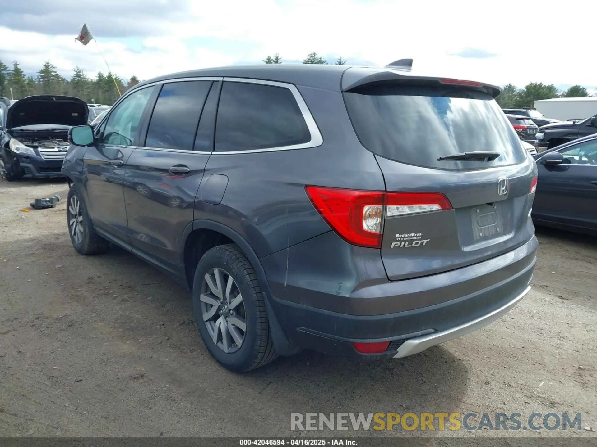 3 Фотография поврежденного автомобиля 5FNYF6H53LB046593 HONDA PILOT 2020
