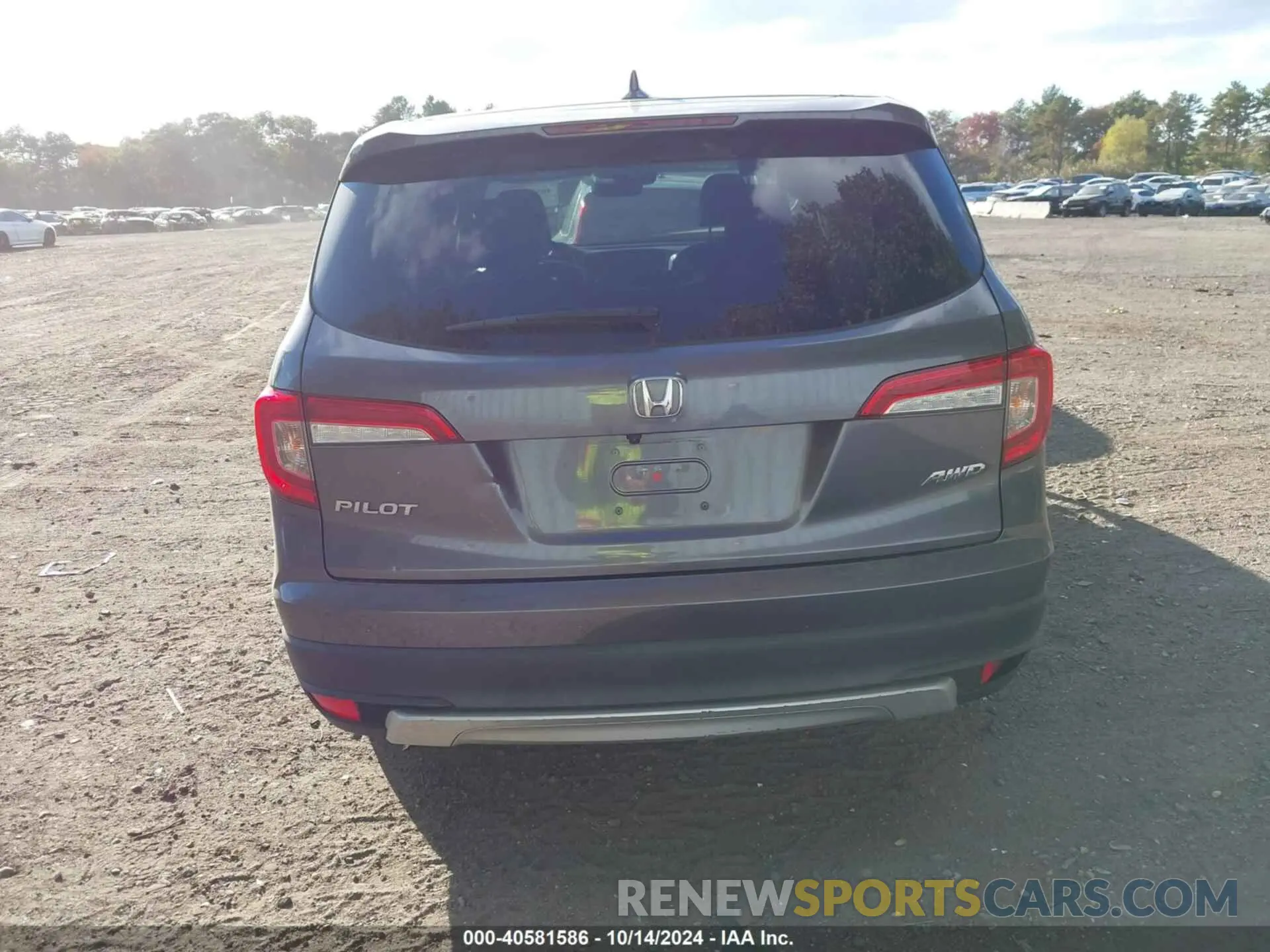 17 Photograph of a damaged car 5FNYF6H53LB069677 HONDA PILOT 2020