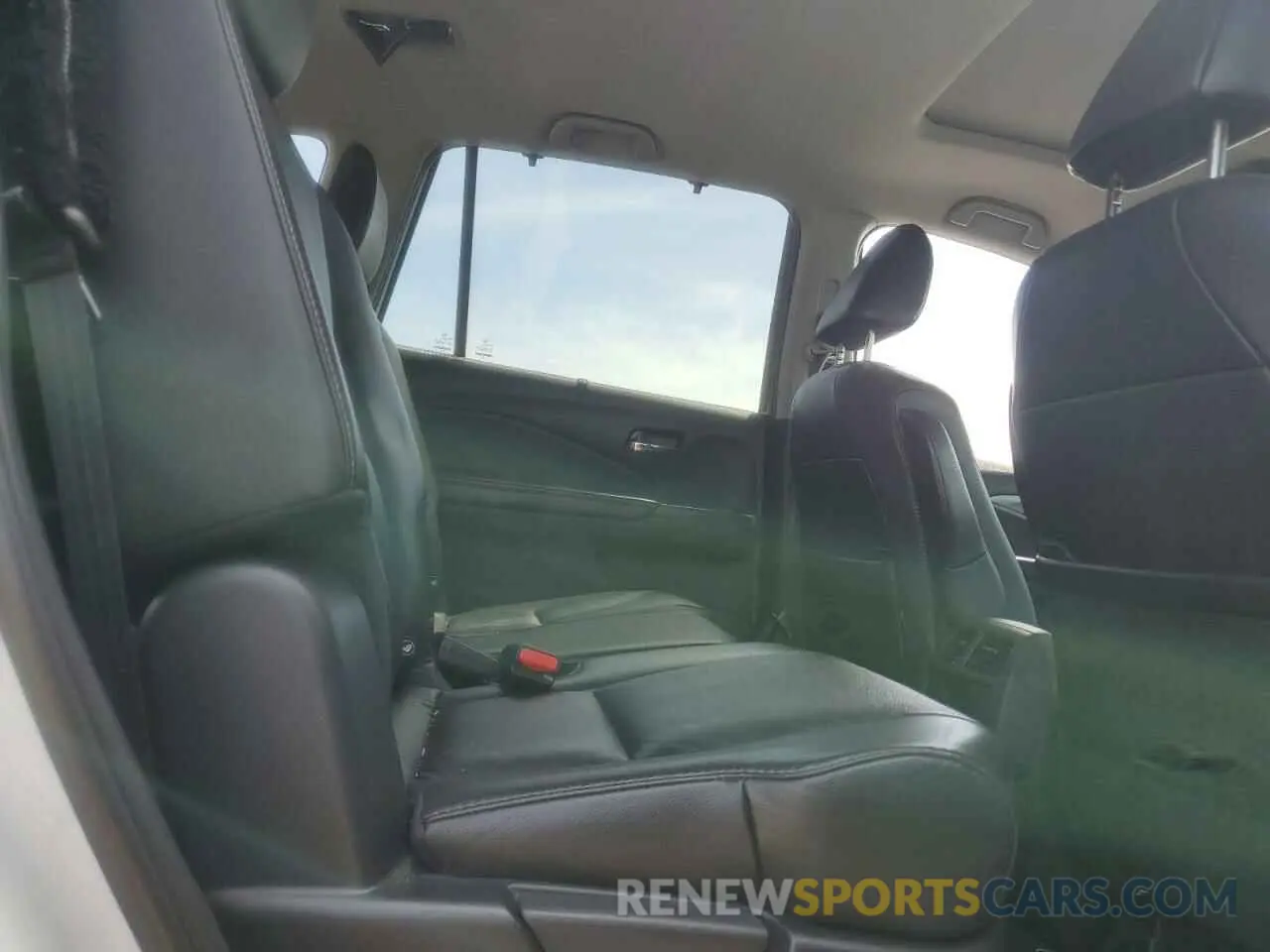 11 Photograph of a damaged car 5FNYF6H54LB066724 HONDA PILOT 2020