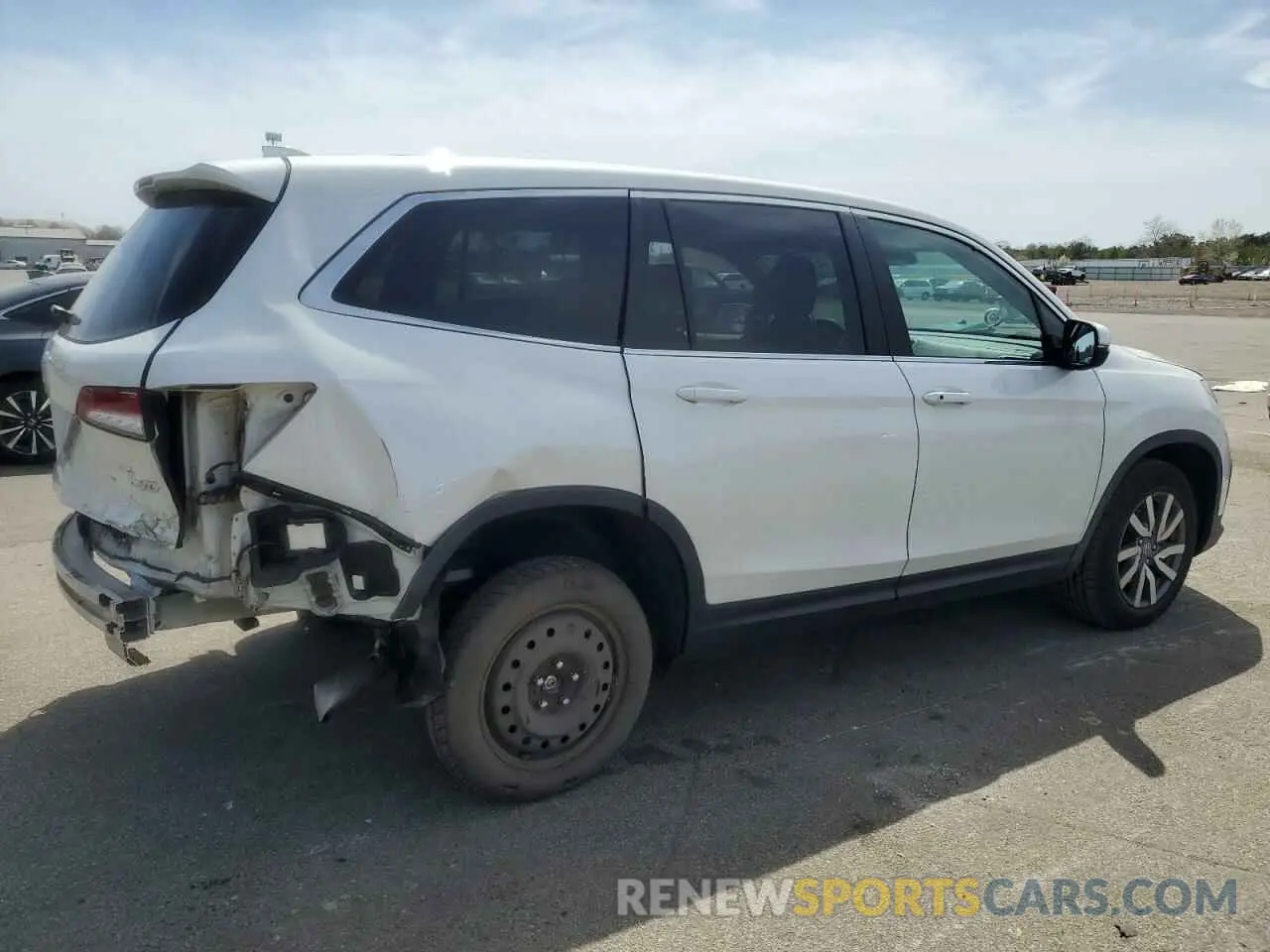 3 Photograph of a damaged car 5FNYF6H54LB066724 HONDA PILOT 2020