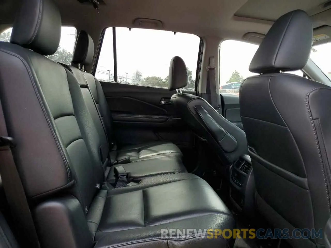 11 Photograph of a damaged car 5FNYF6H56LB008484 HONDA PILOT 2020