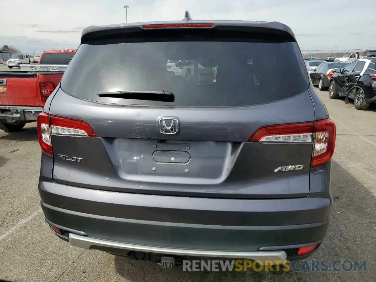 6 Photograph of a damaged car 5FNYF6H56LB008484 HONDA PILOT 2020