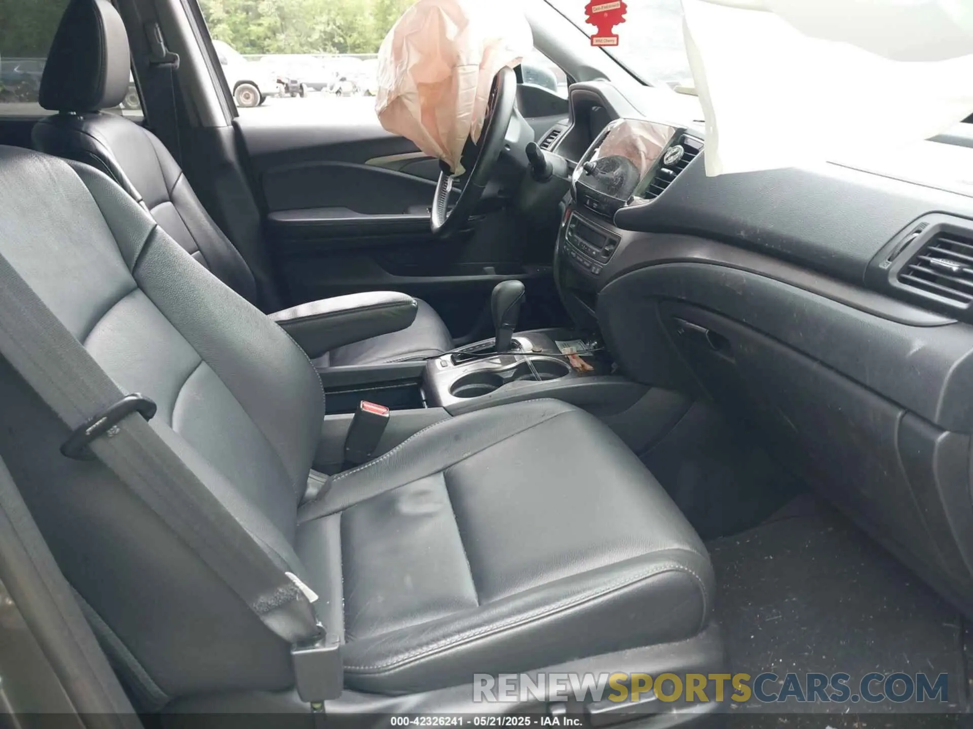 5 Photograph of a damaged car 5FNYF6H56LB044126 HONDA PILOT 2020