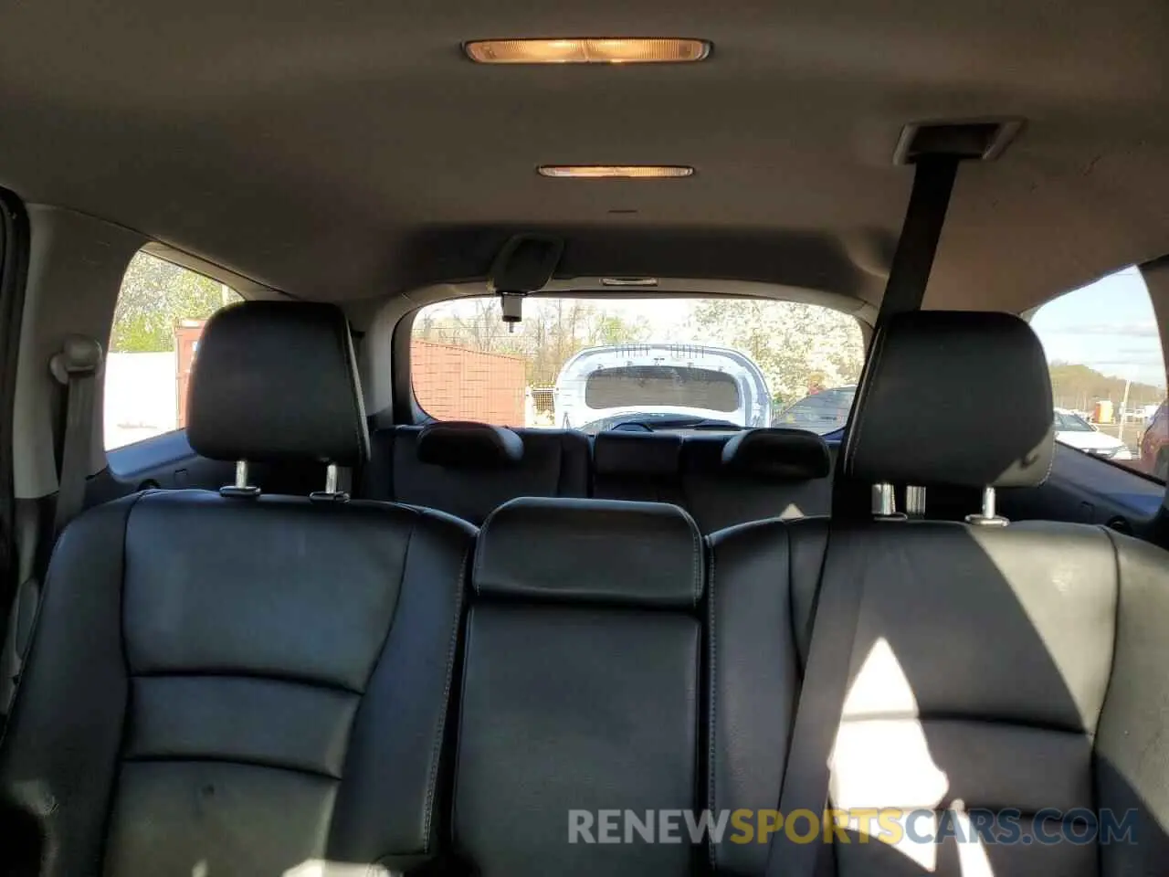 10 Photograph of a damaged car 5FNYF6H57LB007408 HONDA PILOT 2020