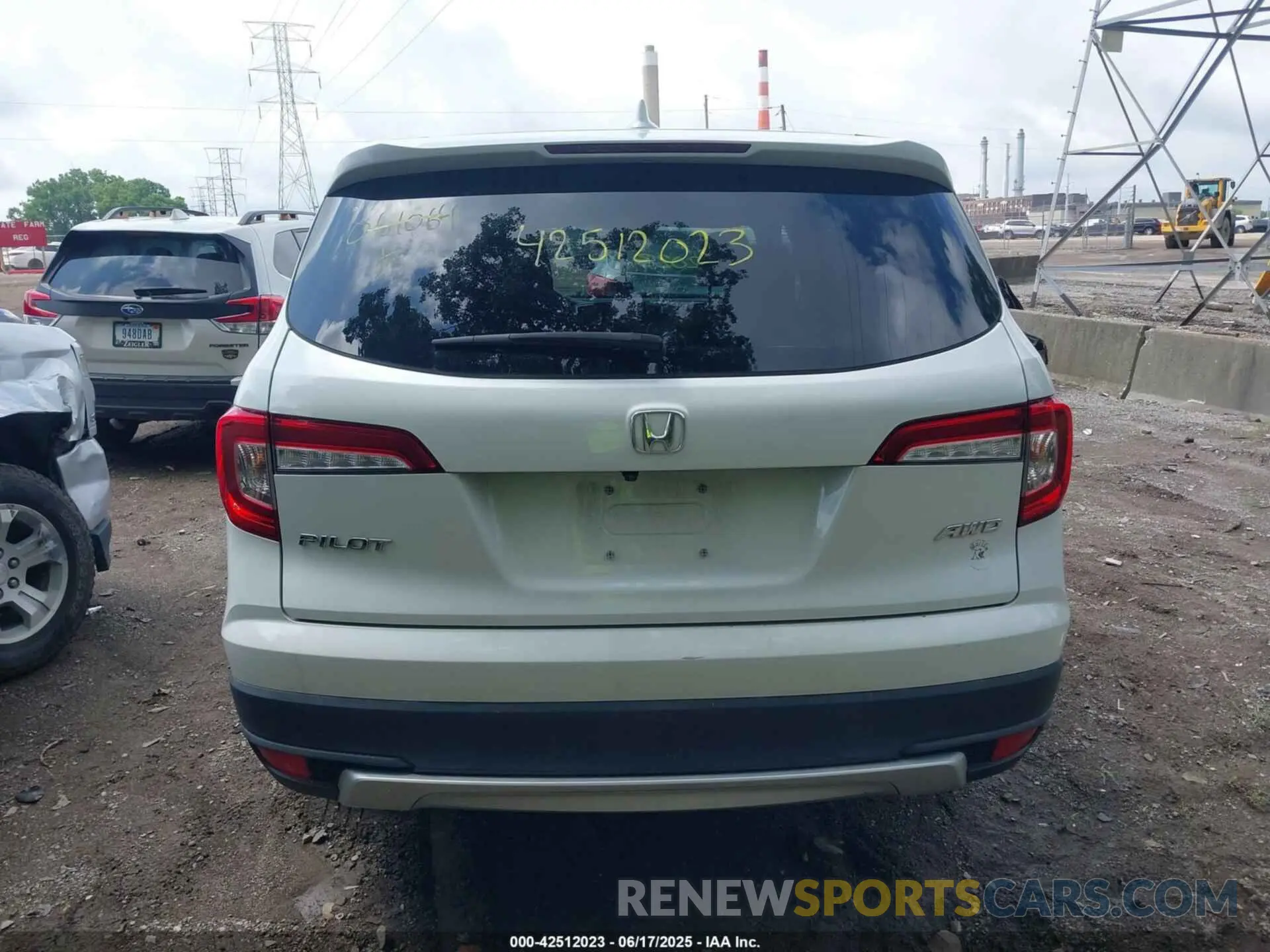 16 Photograph of a damaged car 5FNYF6H57LB061064 HONDA PILOT 2020
