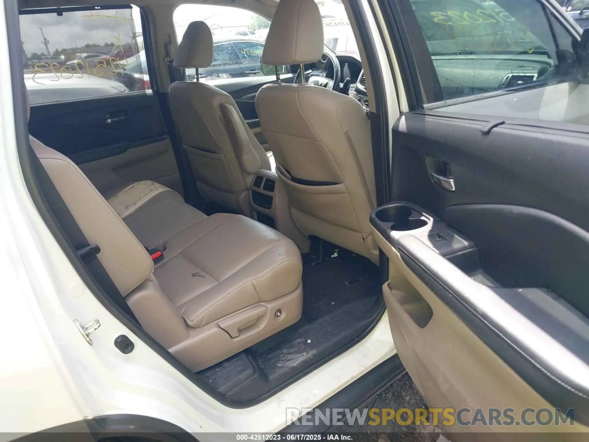 8 Photograph of a damaged car 5FNYF6H57LB061064 HONDA PILOT 2020